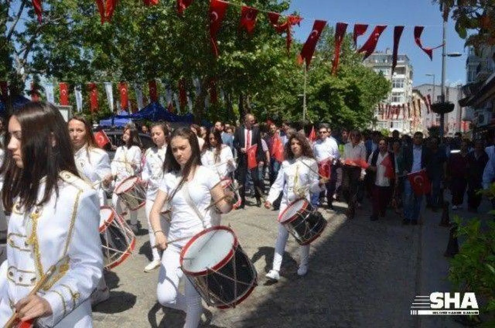 19 Mayıs Gençlik haftası törenle başladı