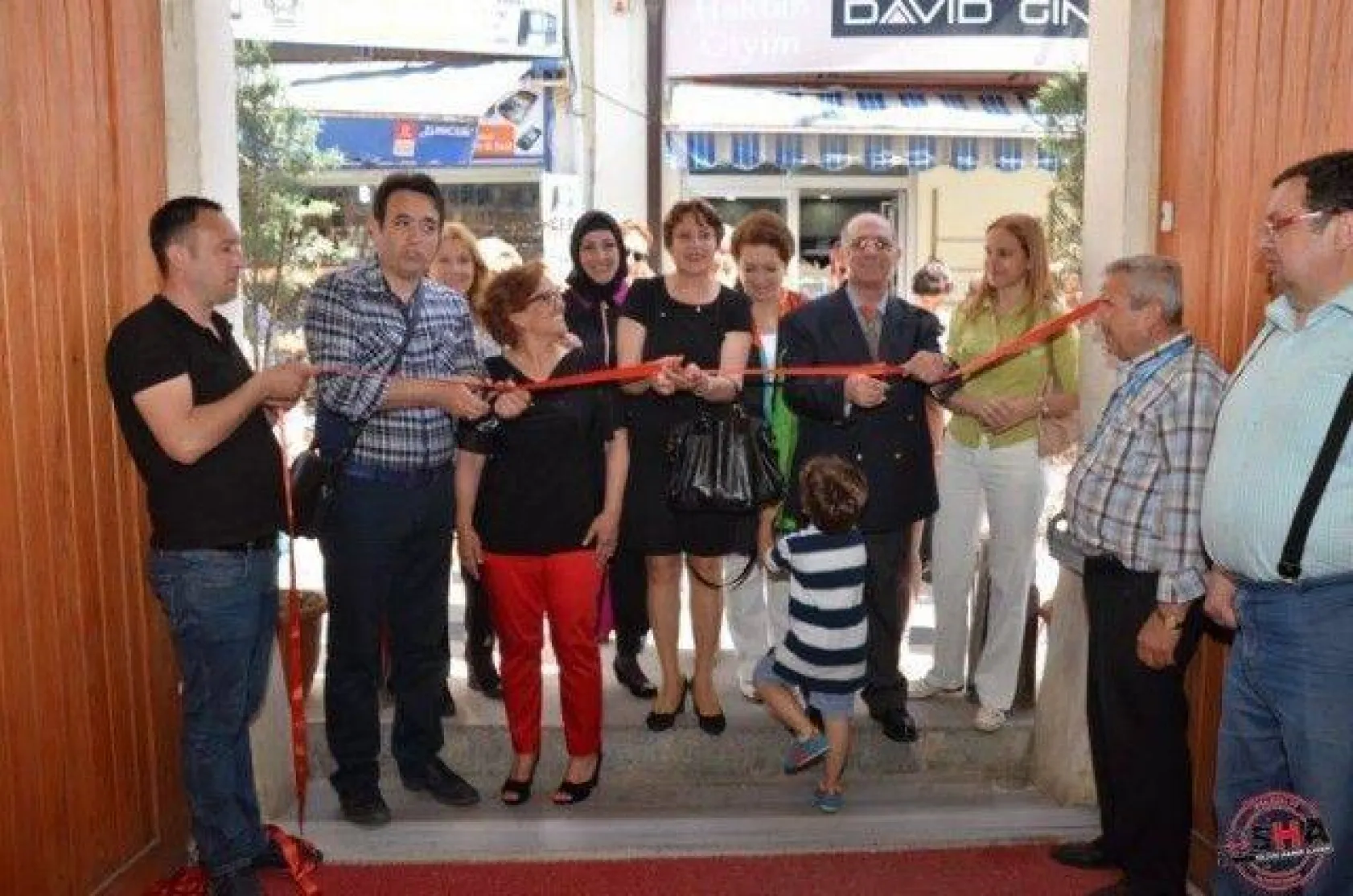 Kadın Eliyle Ebru Sanatseverleri Bekliyor