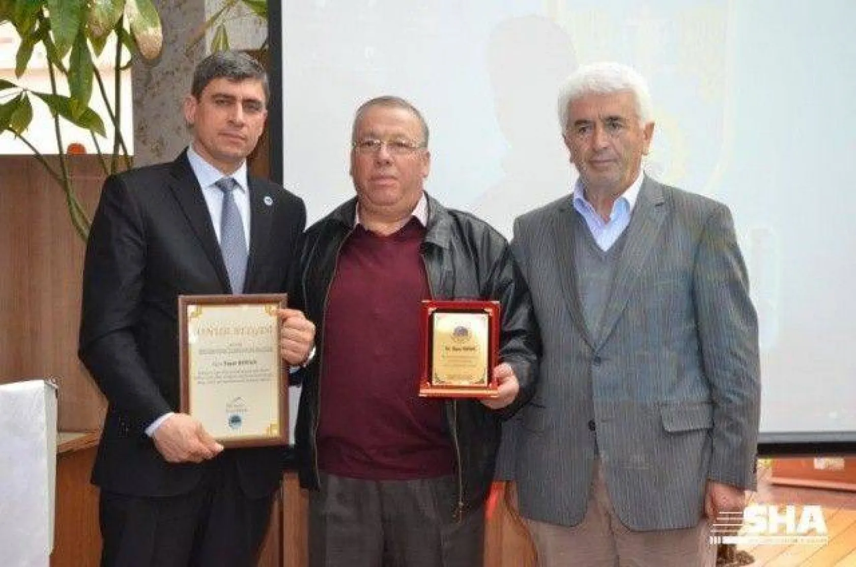 Esnaflıkta 40 Yılını Dolduranlara Plaket Verildi