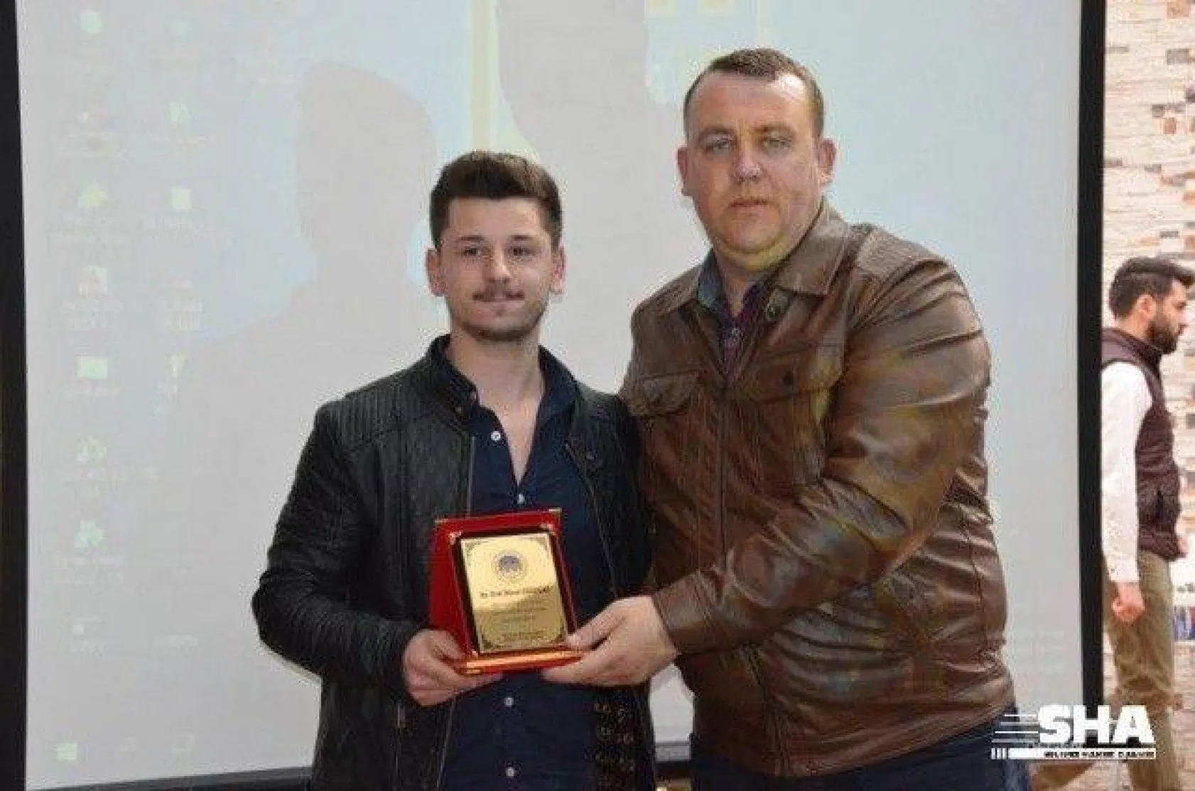 Esnaflıkta 40 Yılını Dolduranlara Plaket Verildi