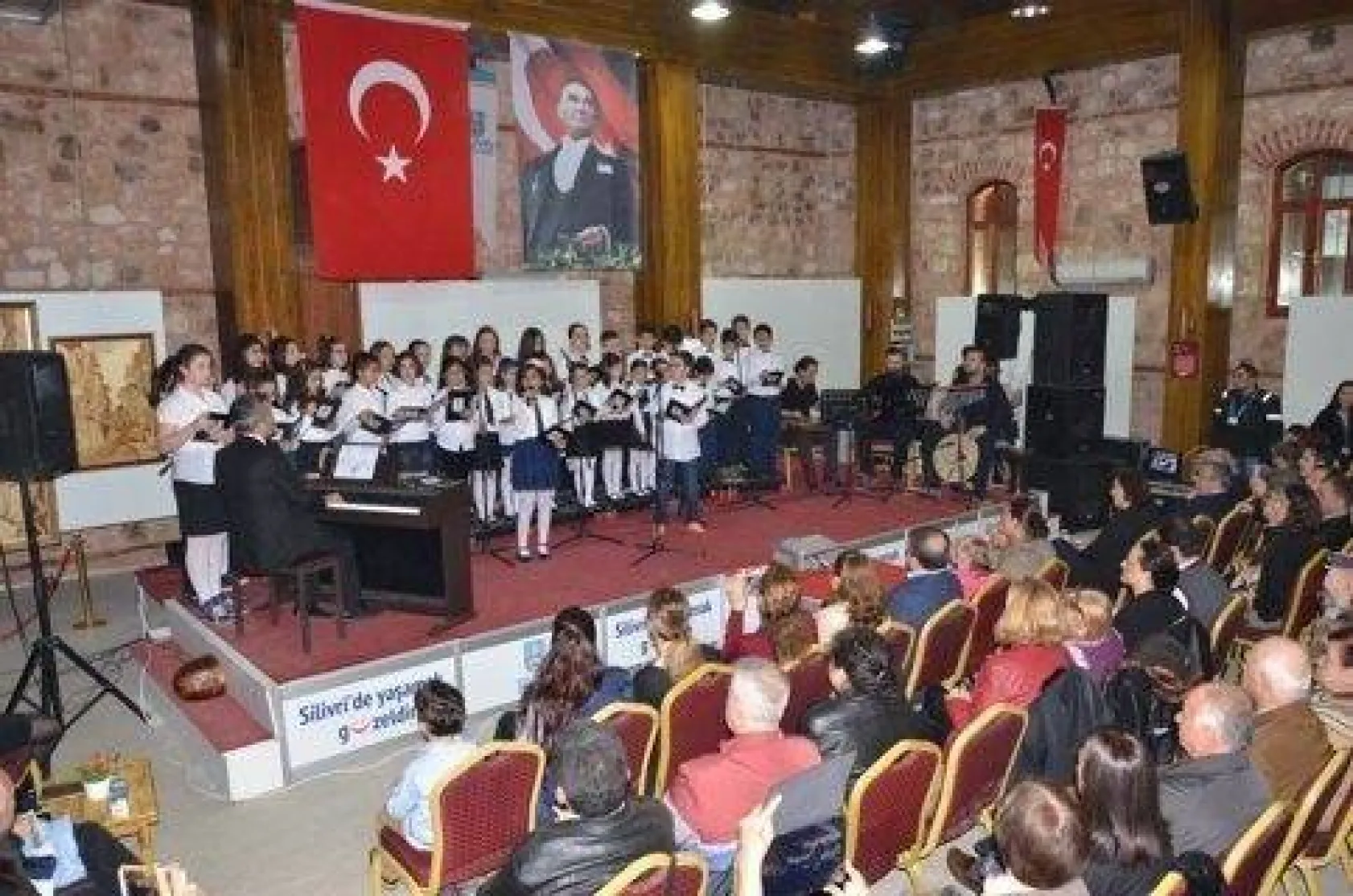 Çocuk Korosu'ndan Âşık Veysel türküleri