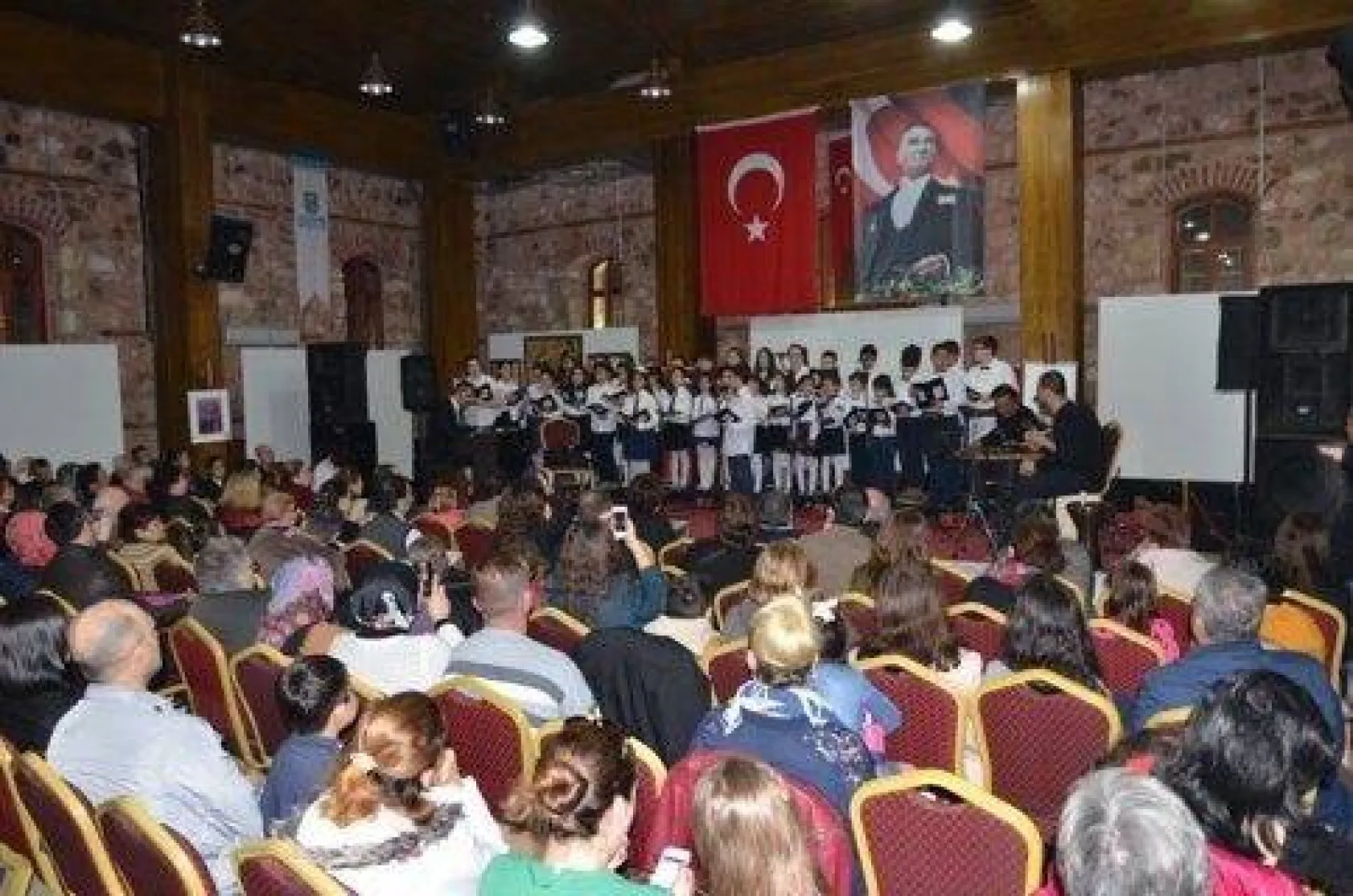 Çocuk Korosu'ndan Âşık Veysel türküleri