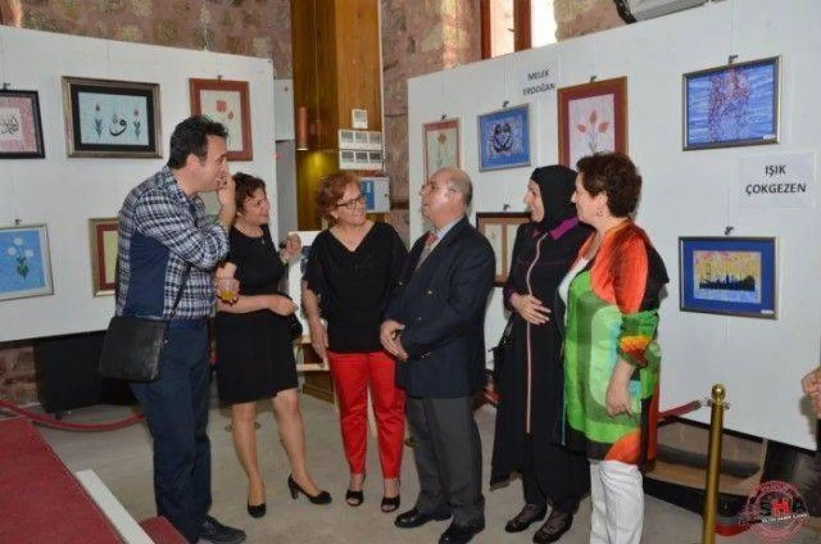 Kadın Eliyle Ebru Sanatseverleri Bekliyor