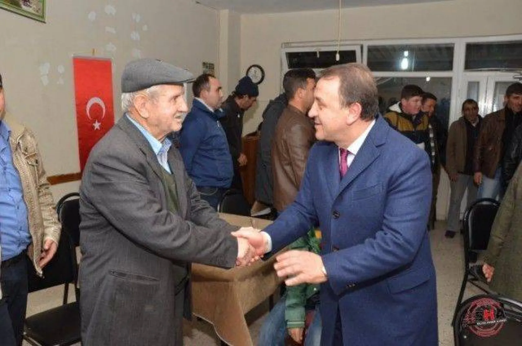 Danamandıra Halk Toplantısına Yoğun Katılım