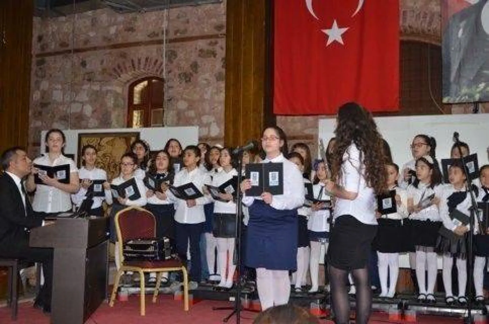 Çocuk Korosu'ndan Âşık Veysel türküleri