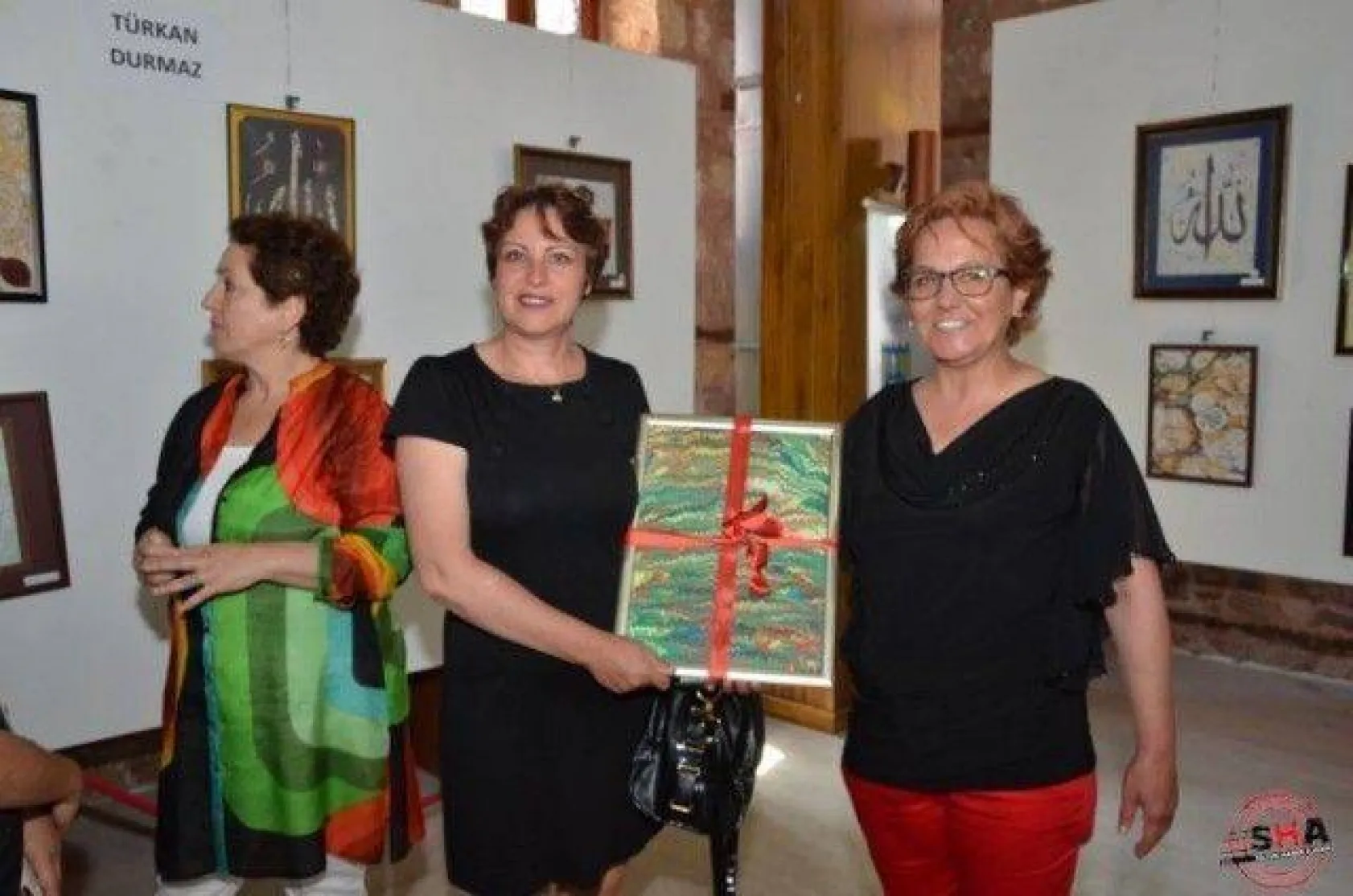 Kadın Eliyle Ebru Sanatseverleri Bekliyor