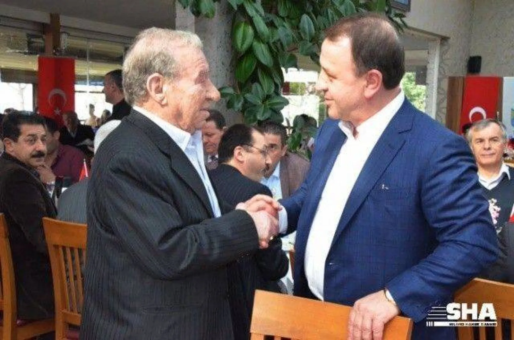 Esnaflıkta 40 Yılını Dolduranlara Plaket Verildi