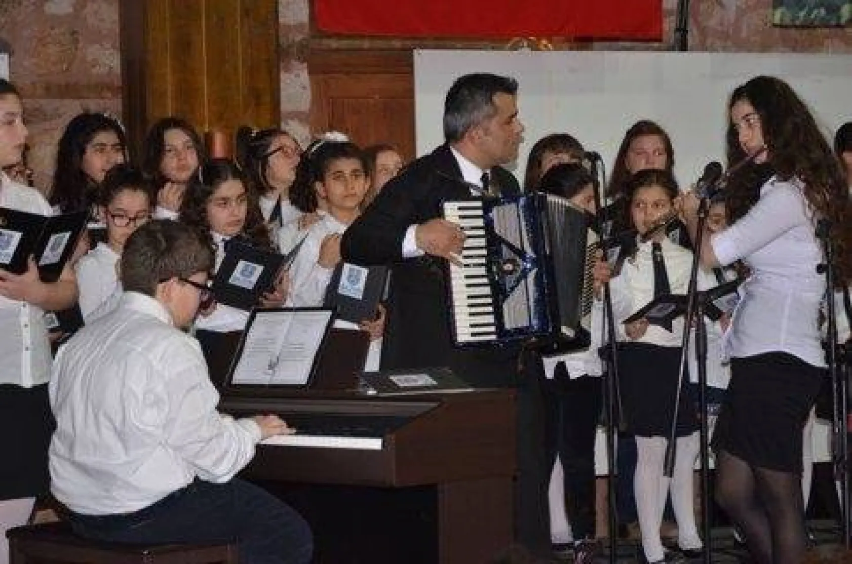 Çocuk Korosu'ndan Âşık Veysel türküleri