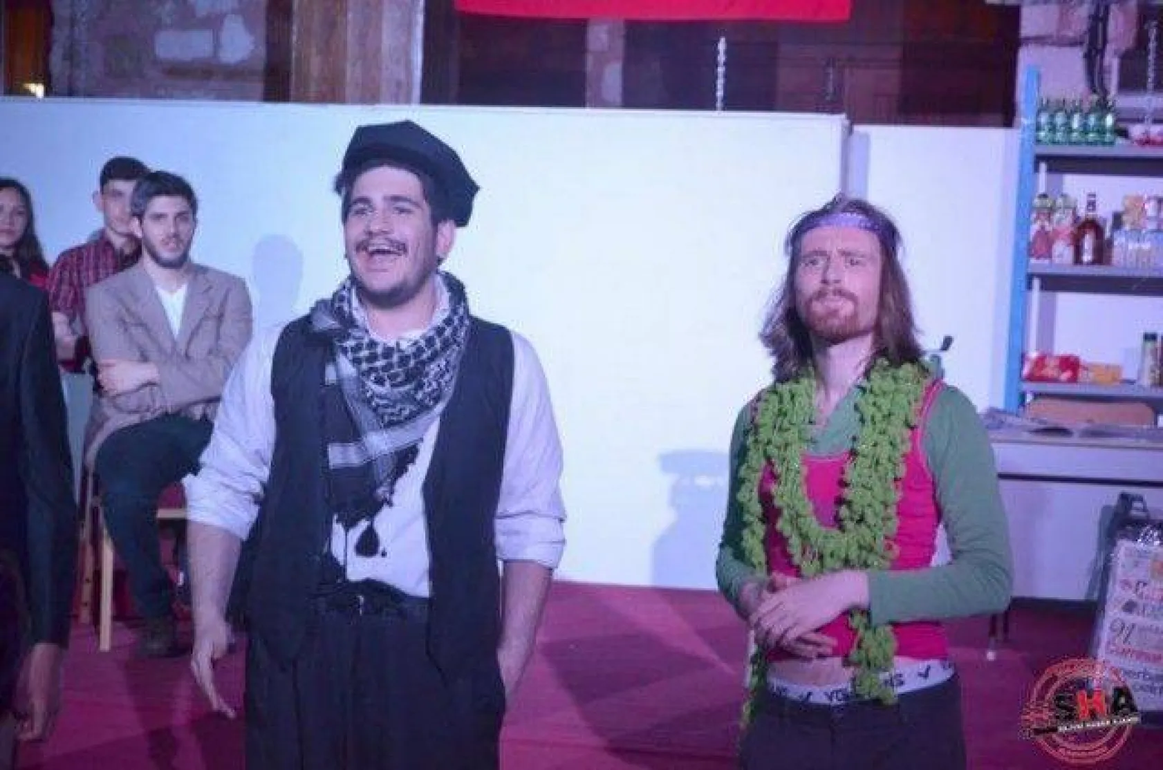 Kahraman Bakkal Süpermarkete Karşı Sahnelendi