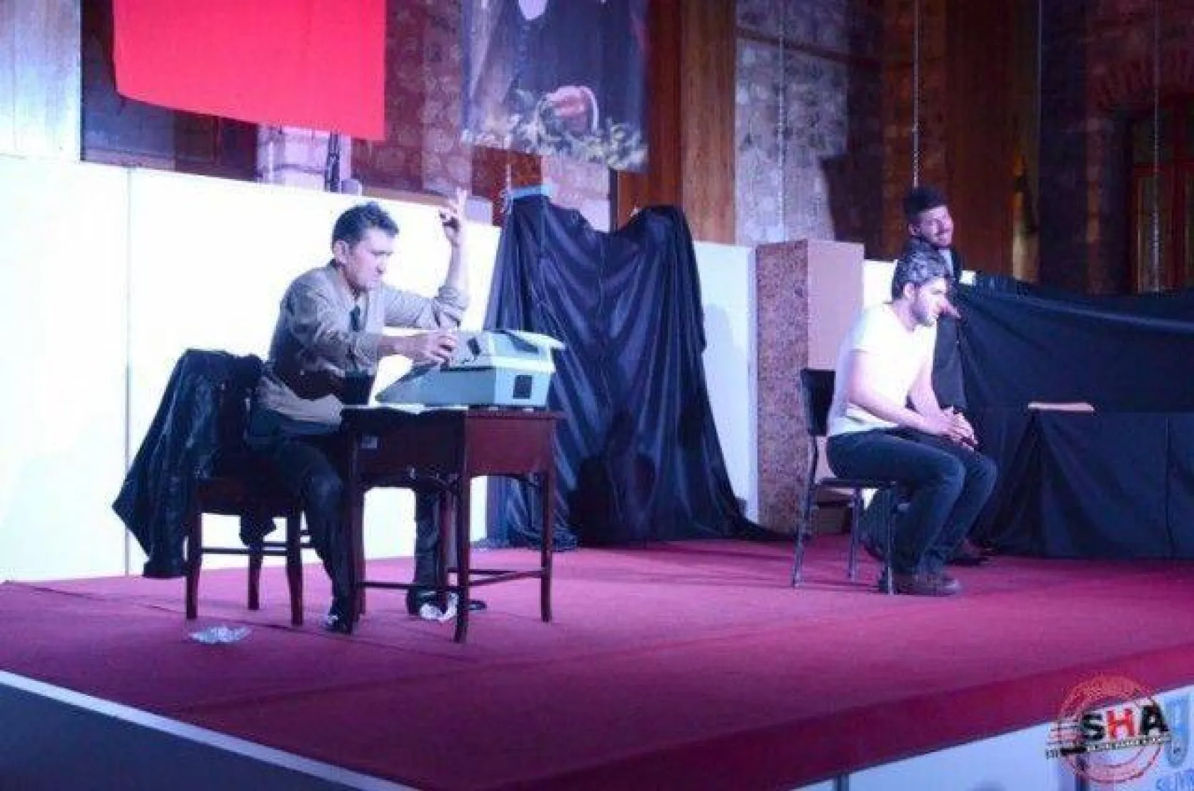 Kahraman Bakkal Süpermarkete Karşı Sahnelendi