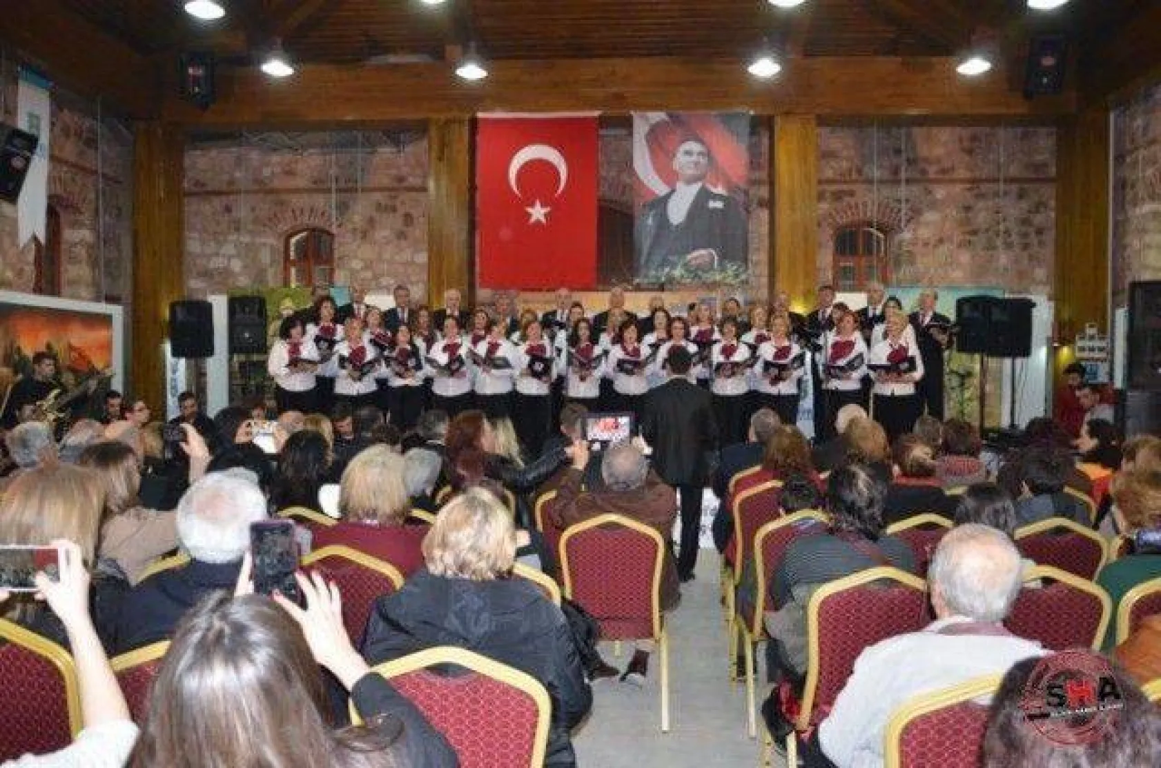 Türkü Türkü Çanakkale Büyüledi