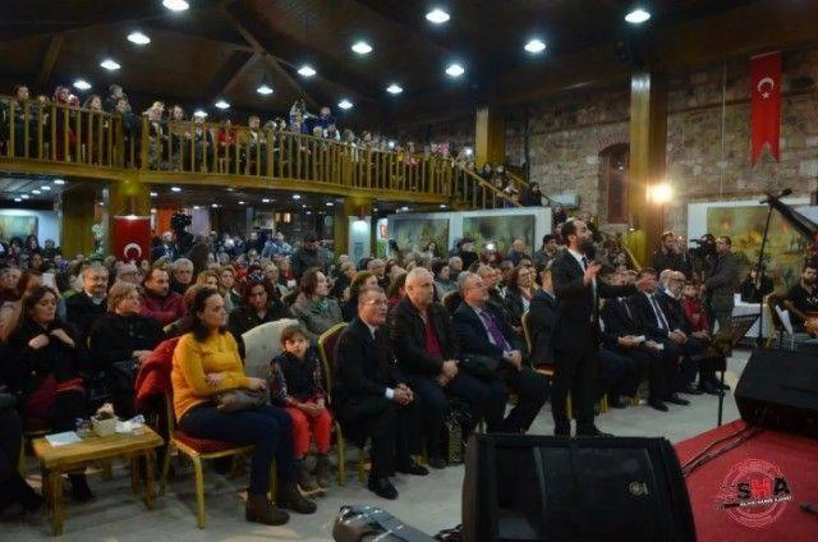 Türkü Türkü Çanakkale Büyüledi