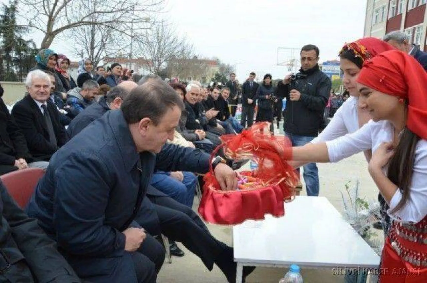 Baharın gelişine merhaba dediler