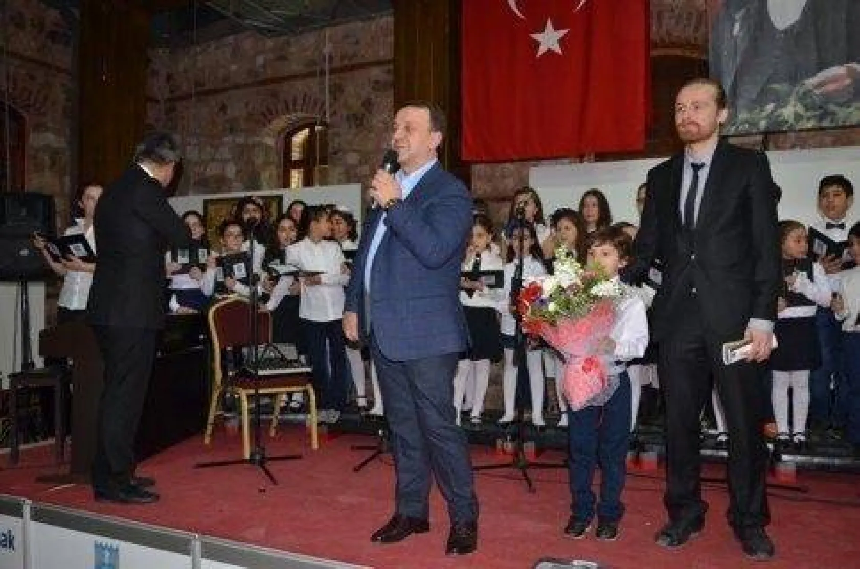 Çocuk Korosu'ndan Âşık Veysel türküleri