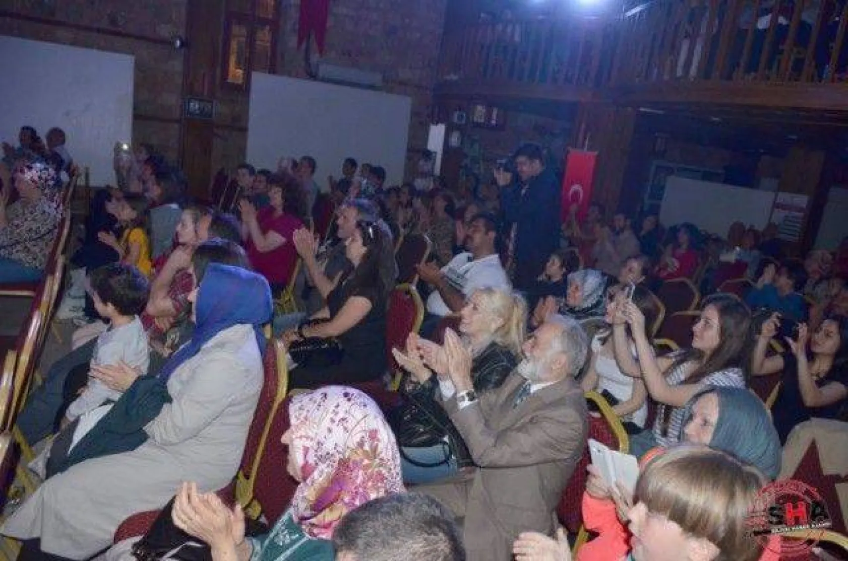 Kahraman Bakkal Süpermarkete Karşı Sahnelendi