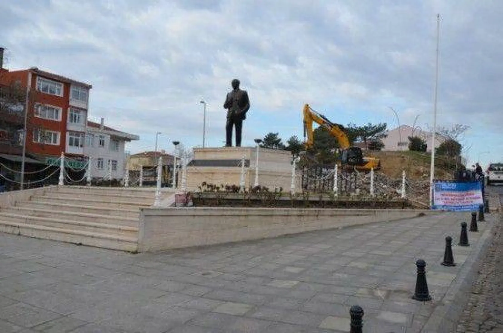 Selimpaşa Meydanı Büyüyor