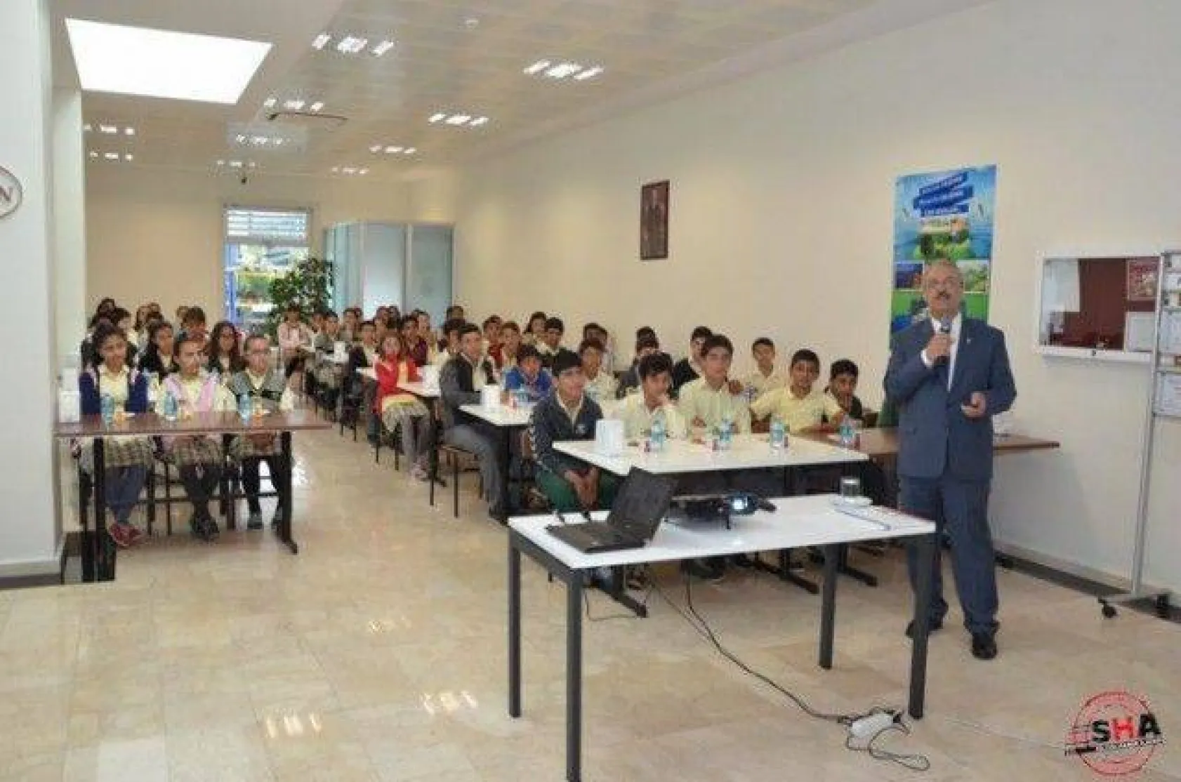 Okuldan Kariyere Projesi Öğrencilere Yol Gösteriyor