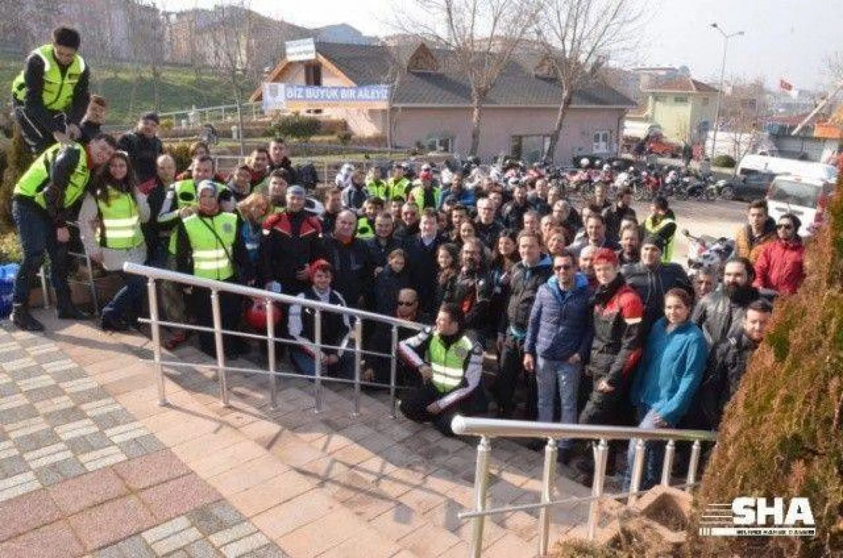 Motosiklet Kulübünden Örnek Yardım