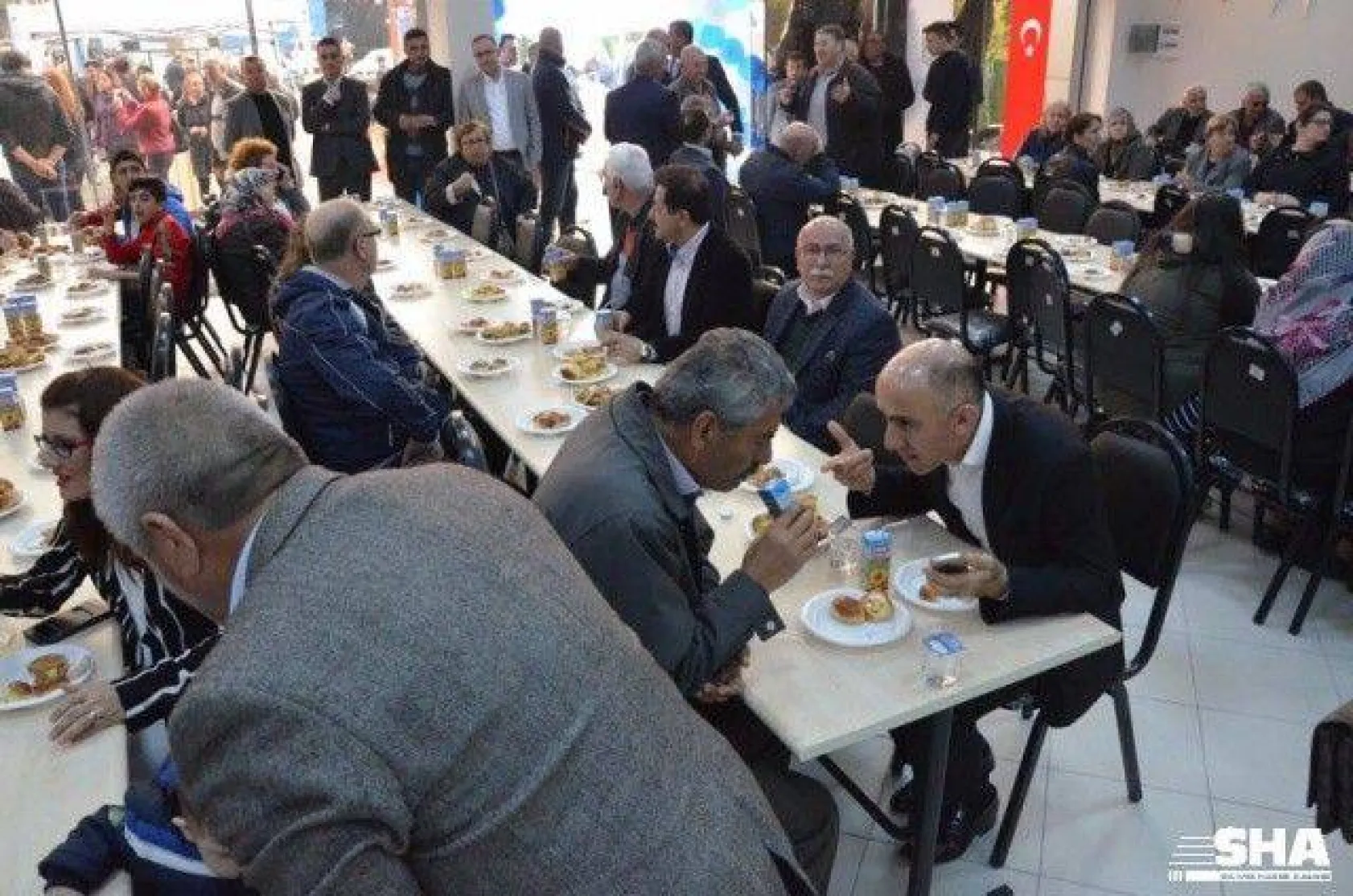 Alipaşa'da çok amaçlı salon hizmete açıldı