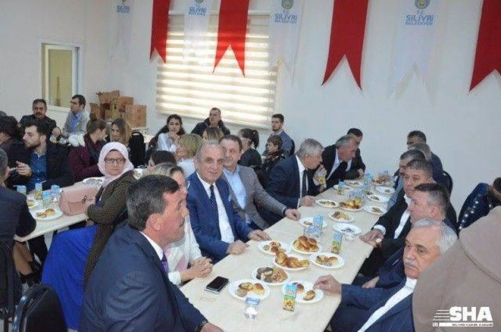 Alipaşa'da çok amaçlı salon hizmete açıldı