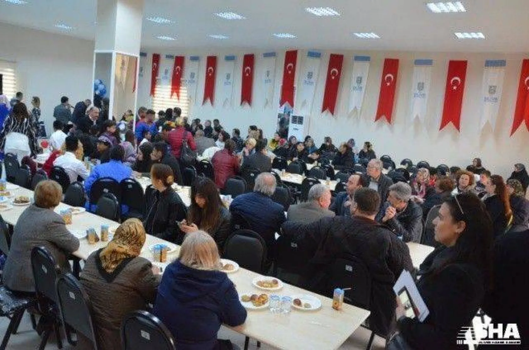 Alipaşa'da çok amaçlı salon hizmete açıldı