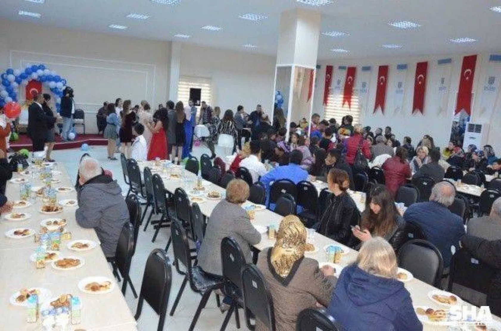 Alipaşa'da çok amaçlı salon hizmete açıldı