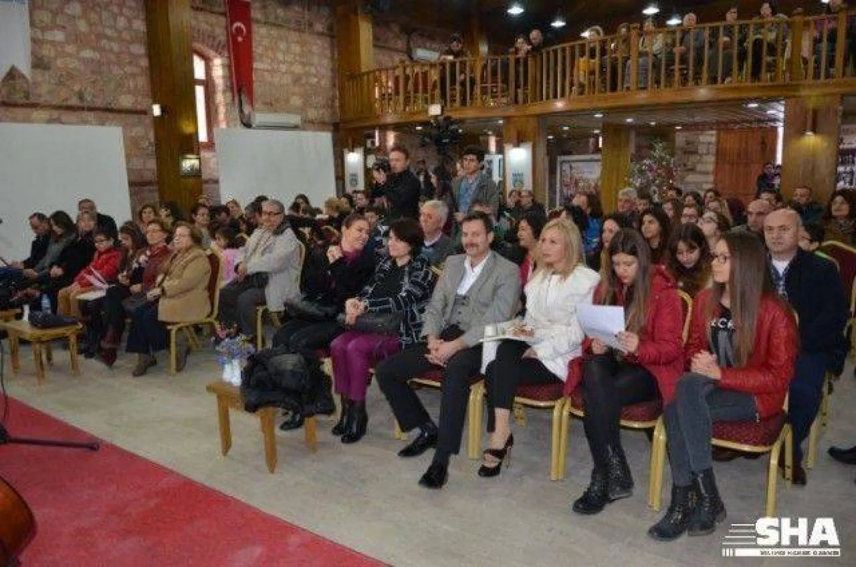 Alkışlar Minik parmaklara