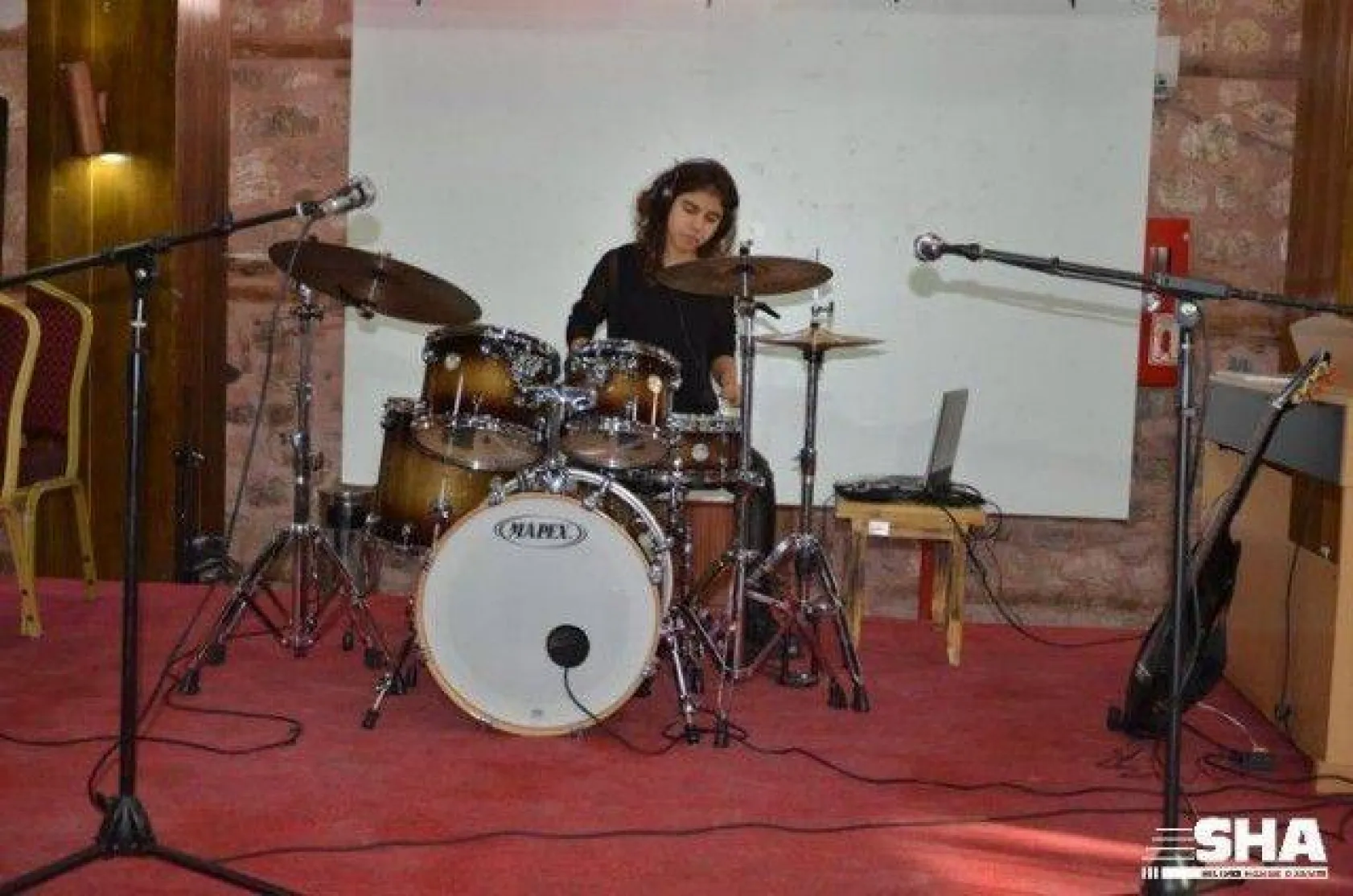 Alkışlar Minik parmaklara