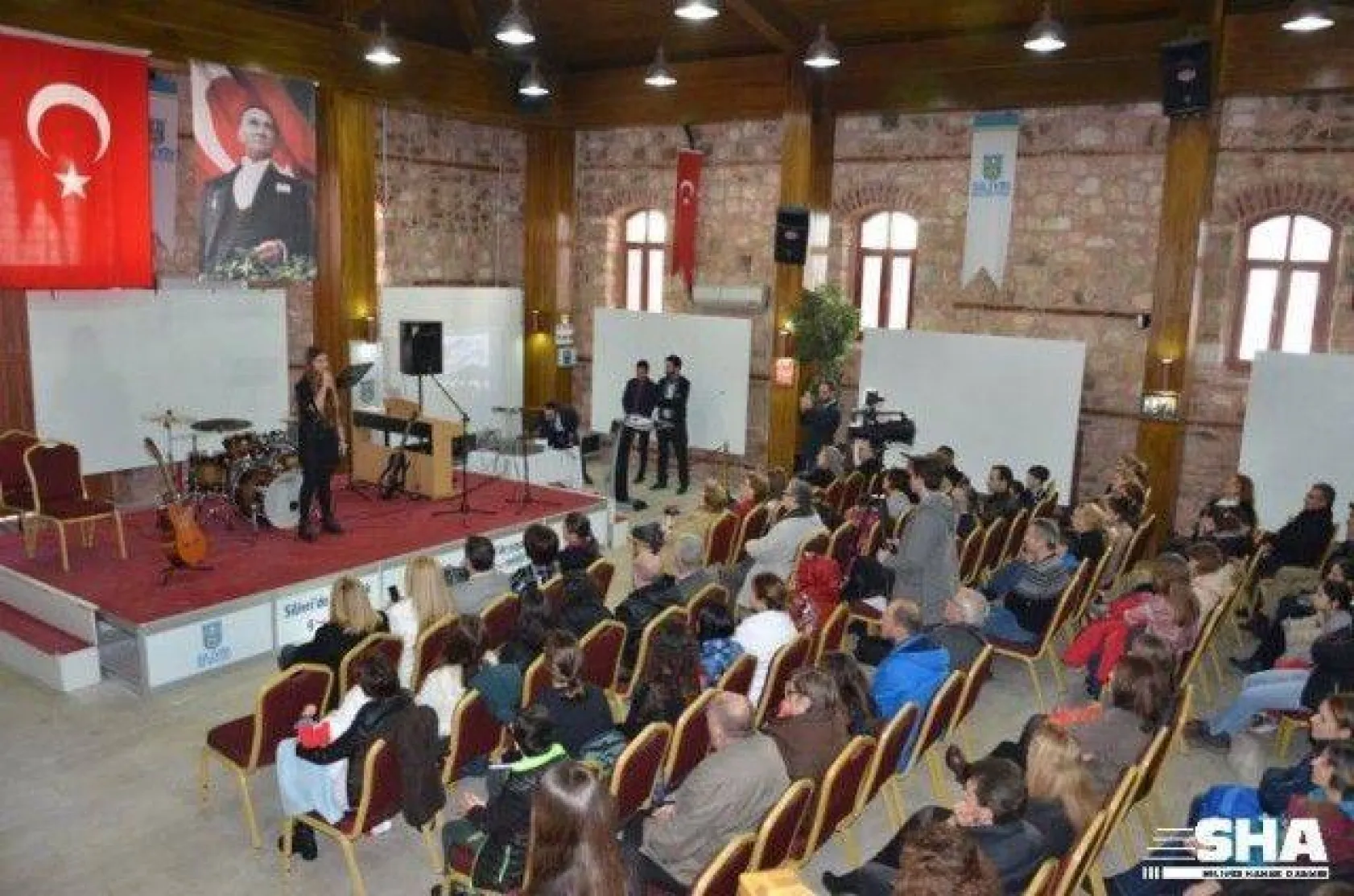 Alkışlar Minik parmaklara