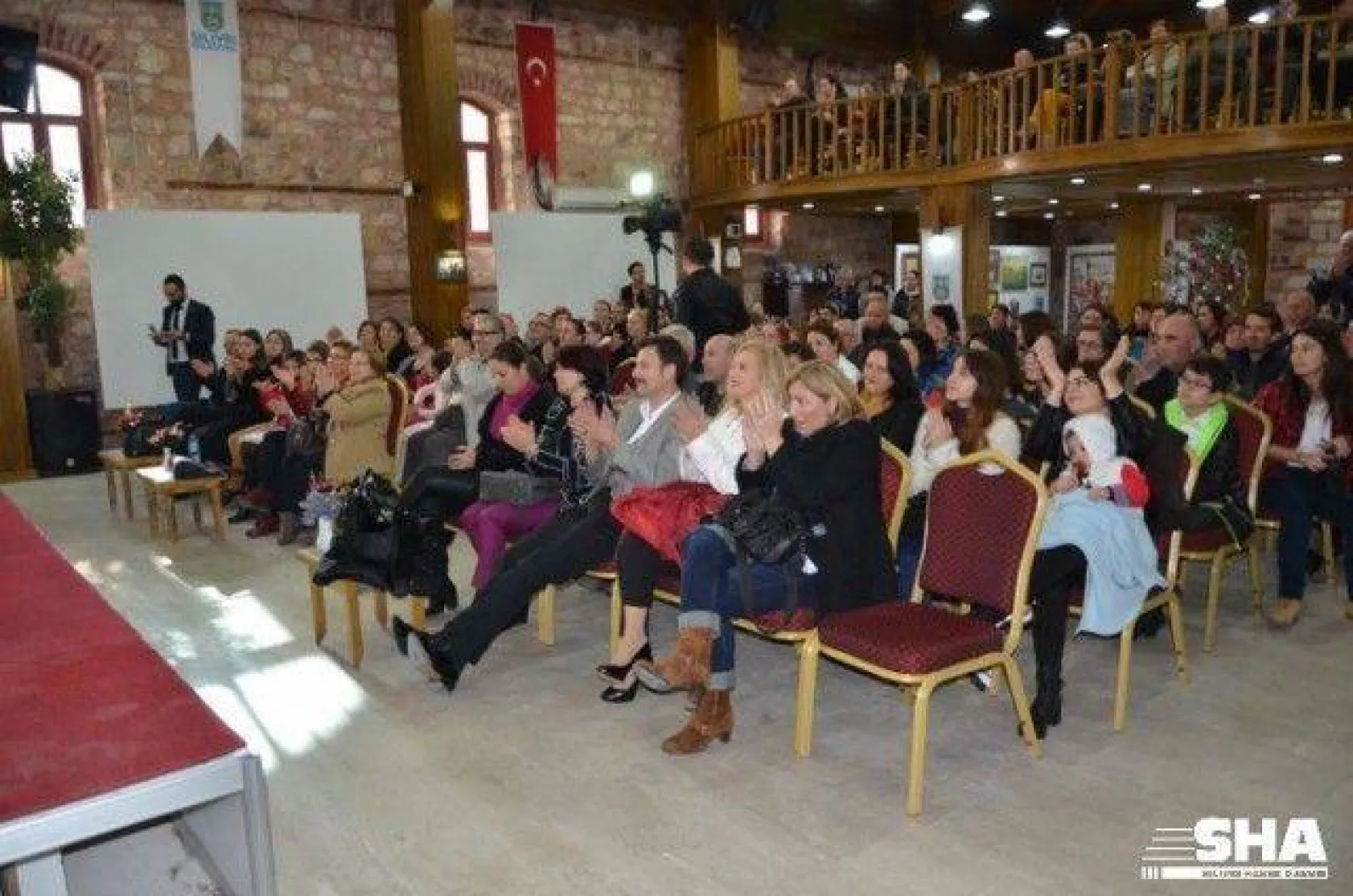 Alkışlar Minik parmaklara