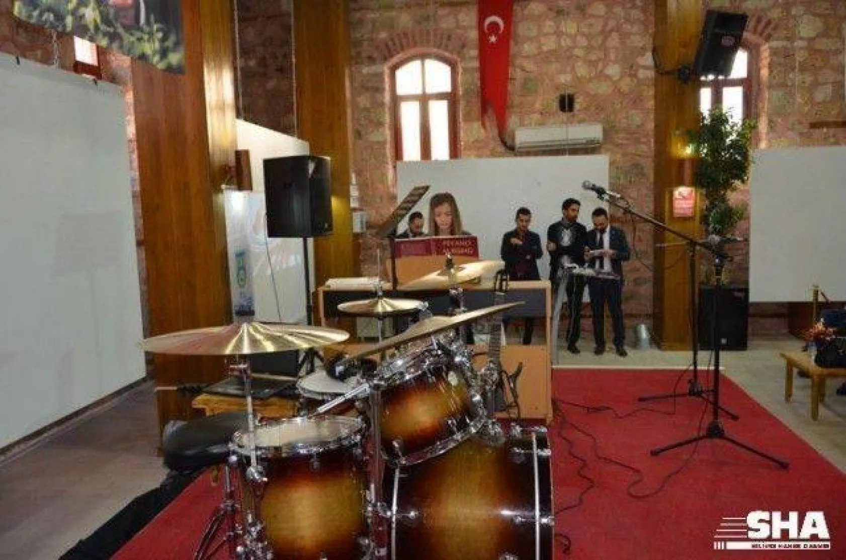 Alkışlar Minik parmaklara