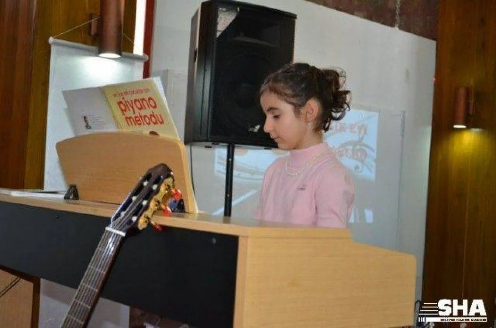 Alkışlar Minik parmaklara