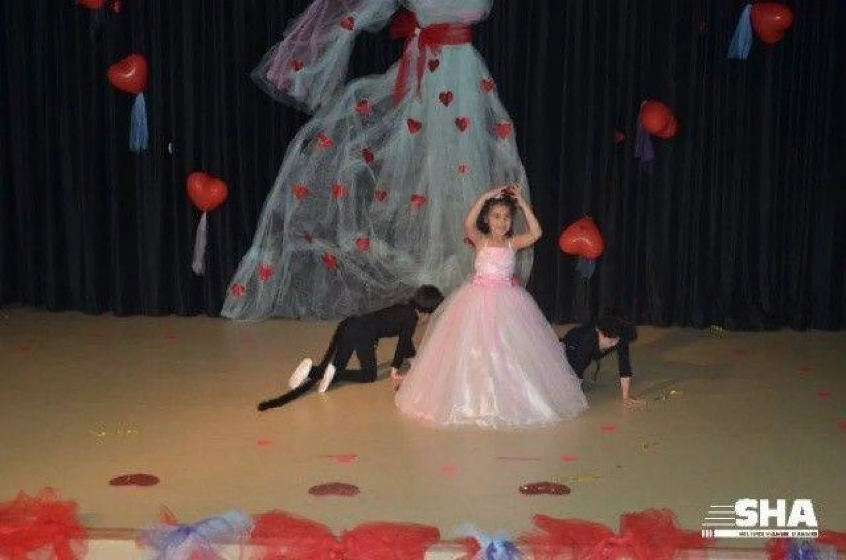 Anaokulu öğrencileri hünerlerini sergiledi.