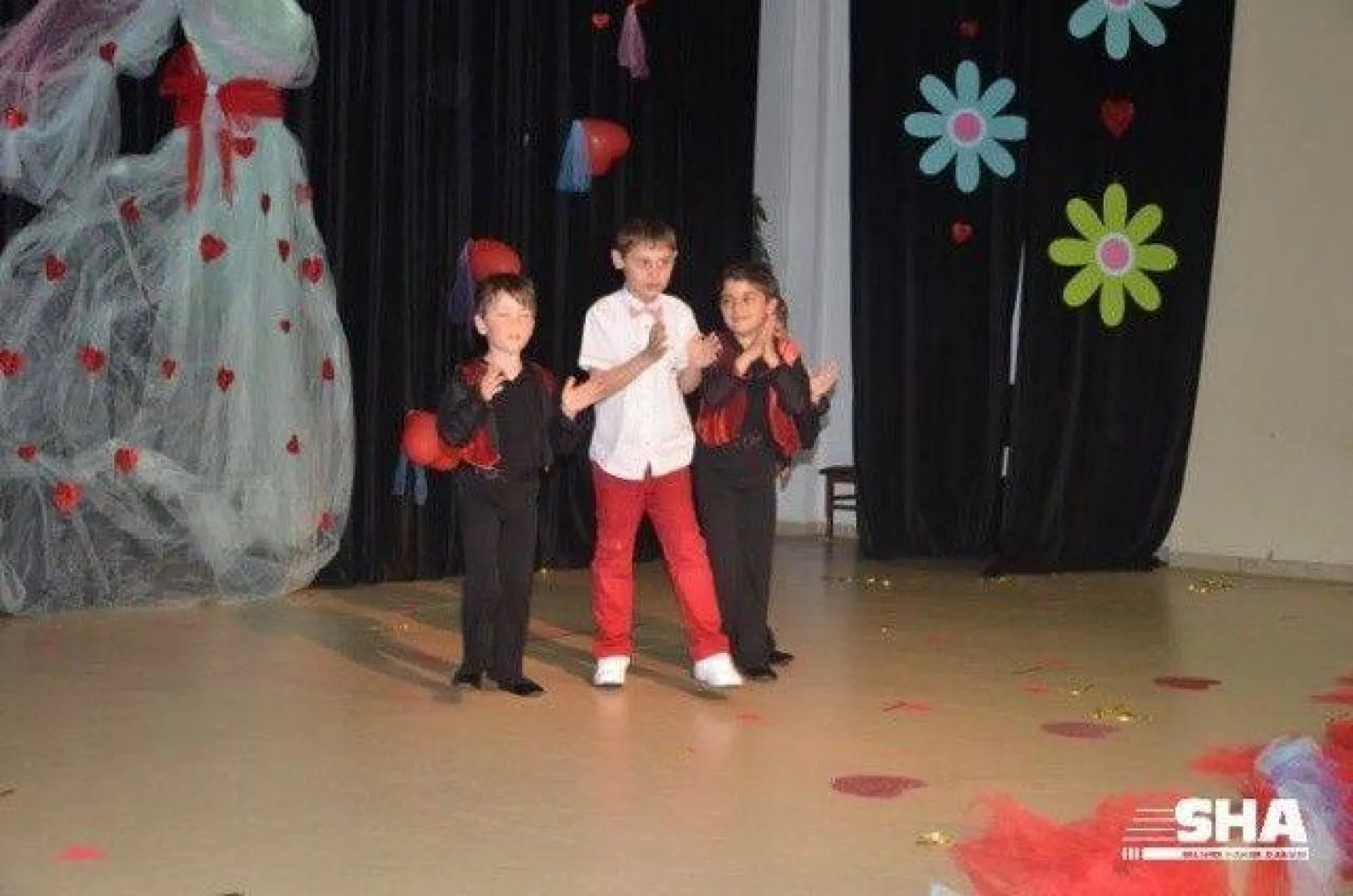 Anaokulu öğrencileri hünerlerini sergiledi.