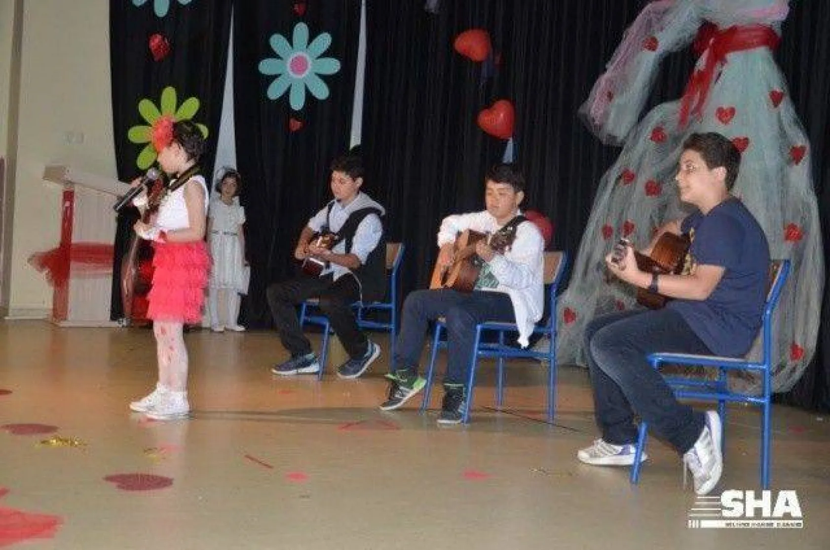 Anaokulu öğrencileri hünerlerini sergiledi.