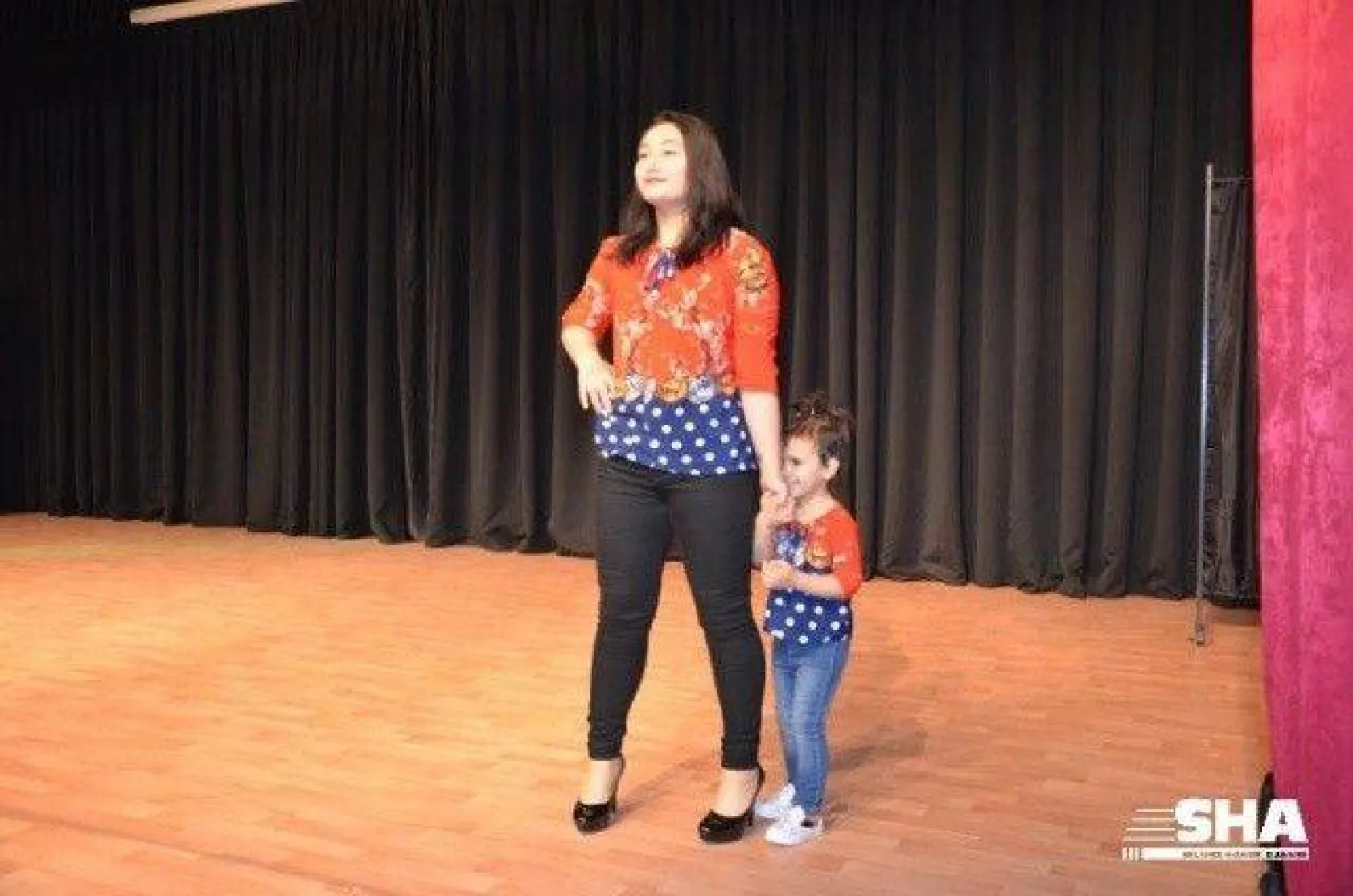 Anne kız aşkına yoğun ilgi