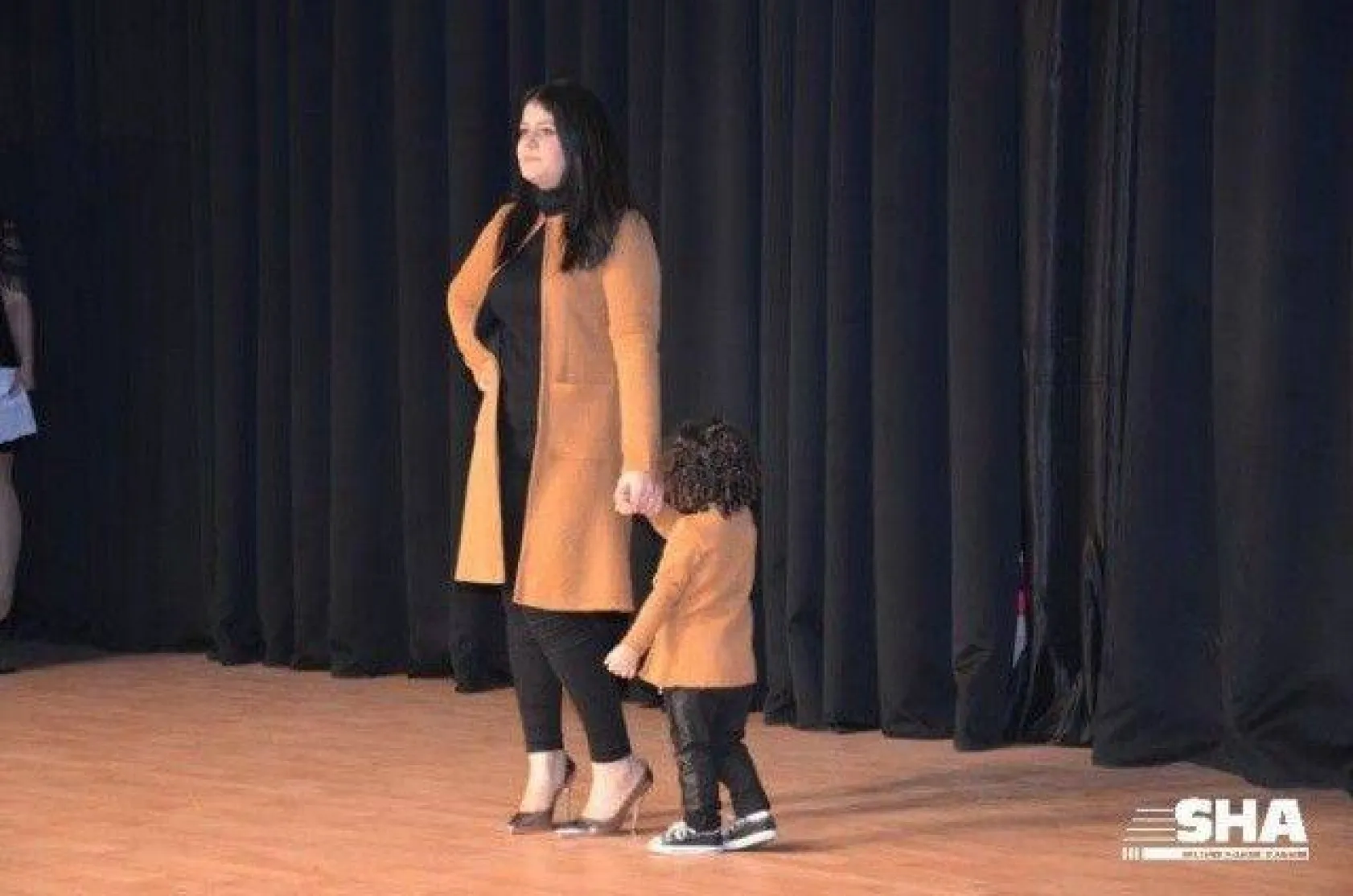 Anne kız aşkına yoğun ilgi