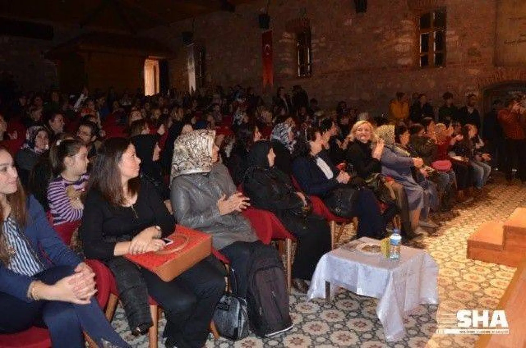 Anne kız aşkına yoğun ilgi