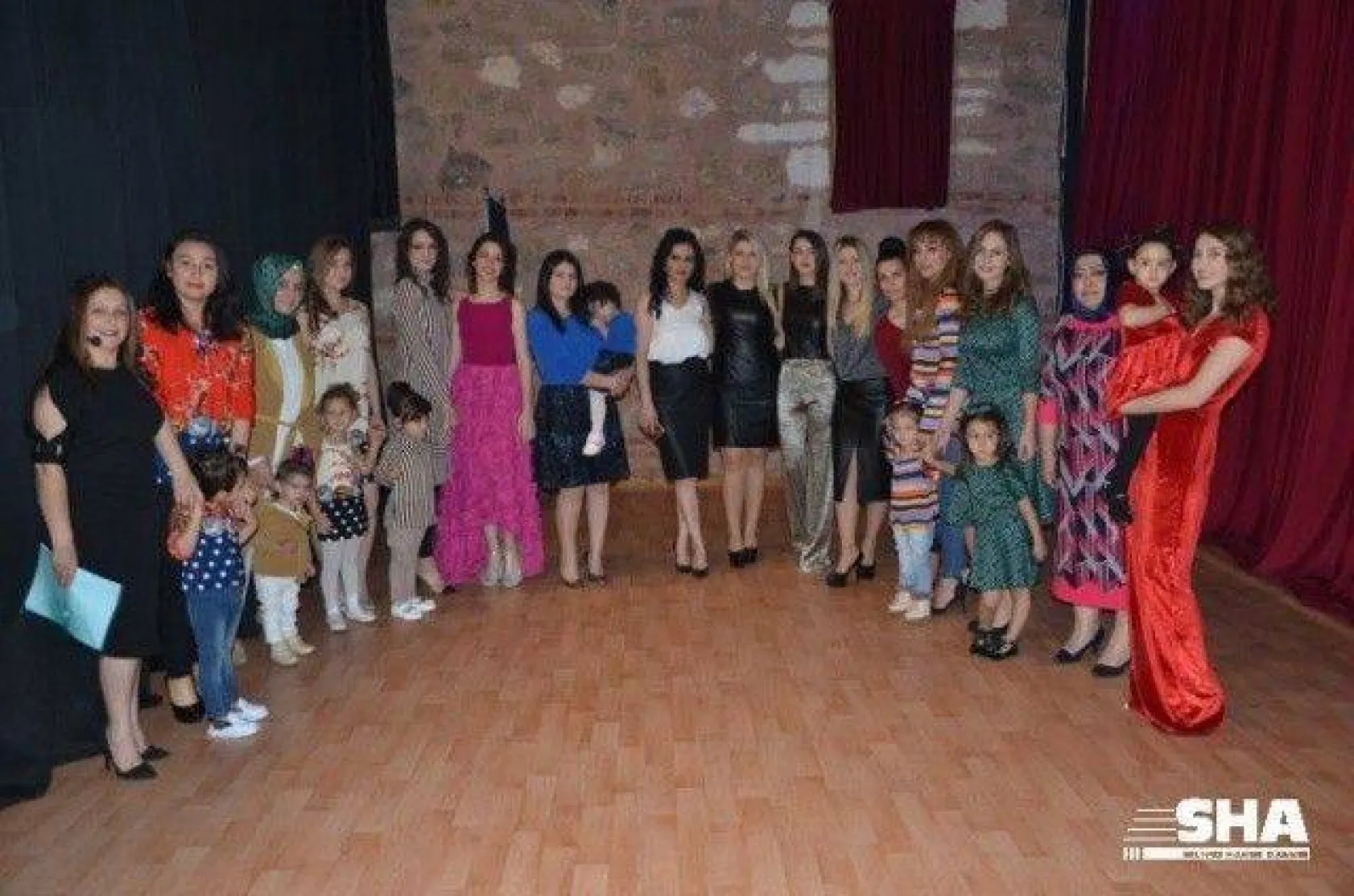 Anne kız aşkına yoğun ilgi