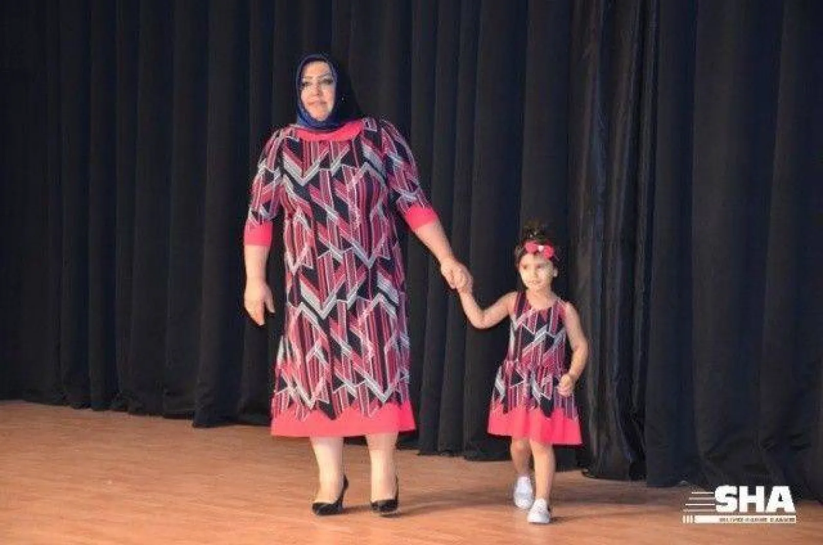 Anne kız aşkına yoğun ilgi