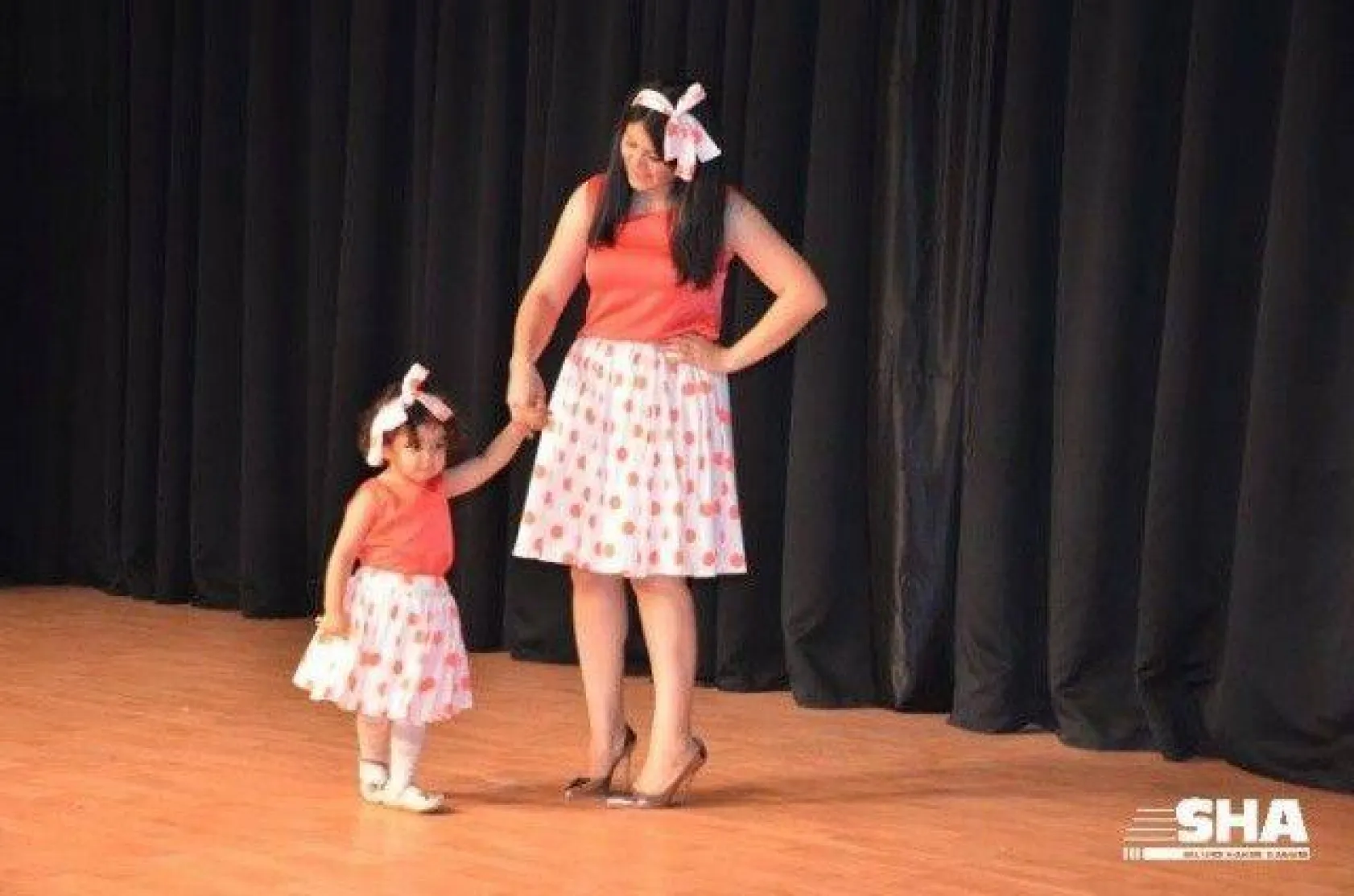 Anne kız aşkına yoğun ilgi