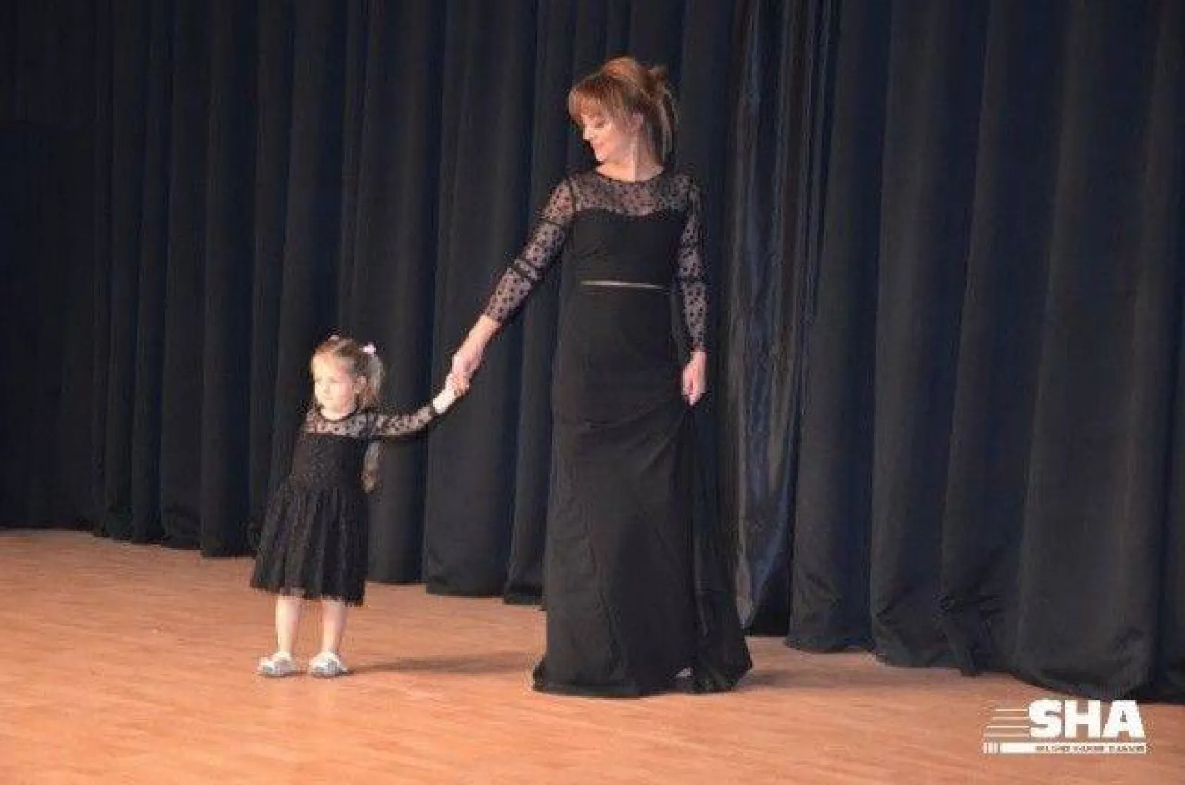 Anne kız aşkına yoğun ilgi