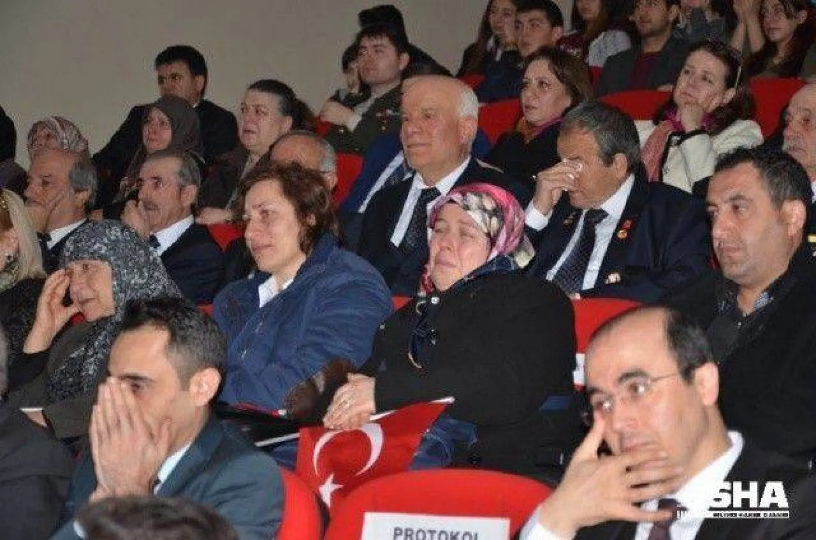 Asım'ın nesli hem ağladı hem ağlattı