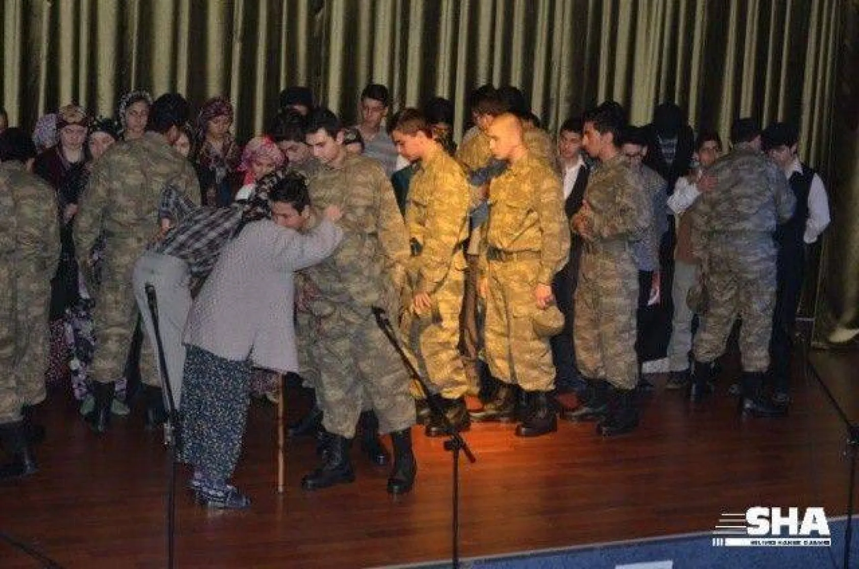 Asım'ın nesli hem ağladı hem ağlattı