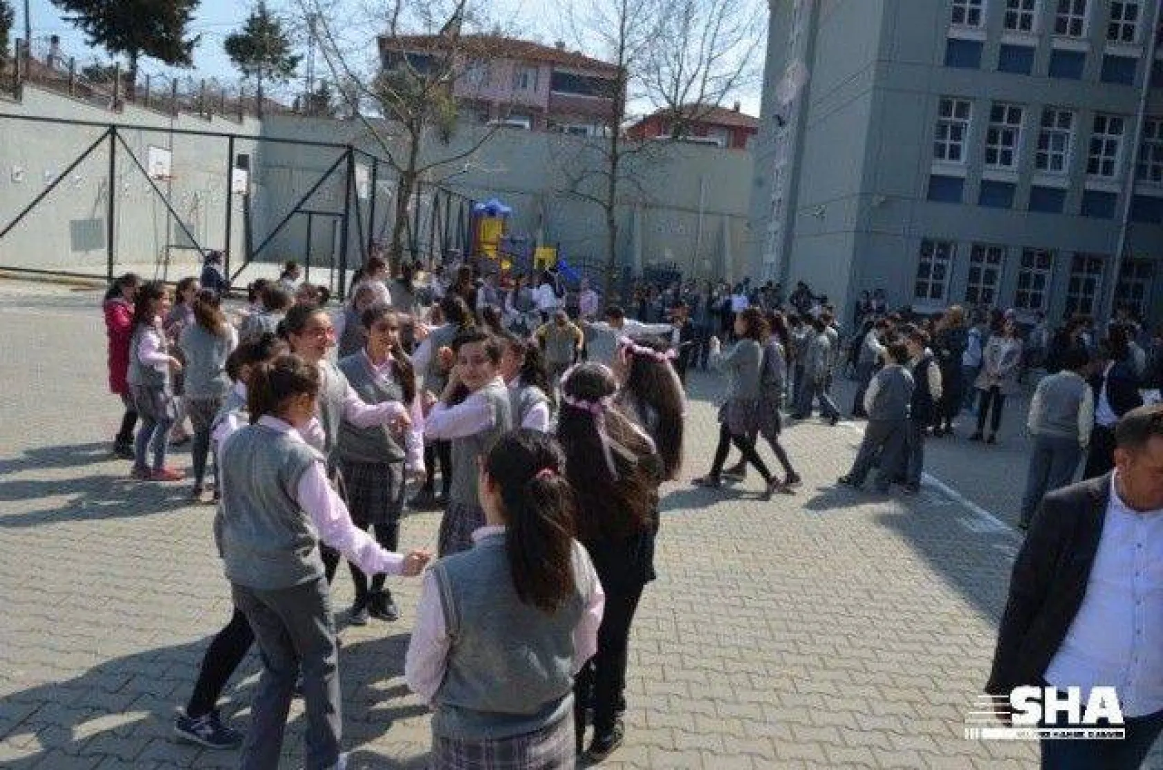 Baharın Gelişine Merhaba Dediler