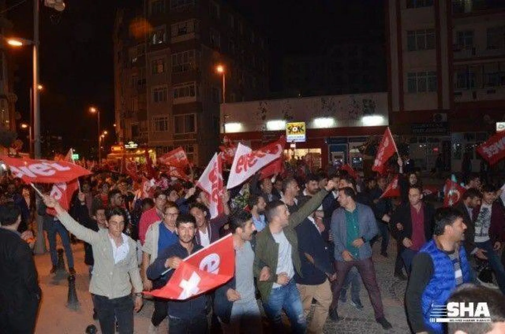 Silivri AK Parti'de Referandum kutlaması [Foto Galeri]