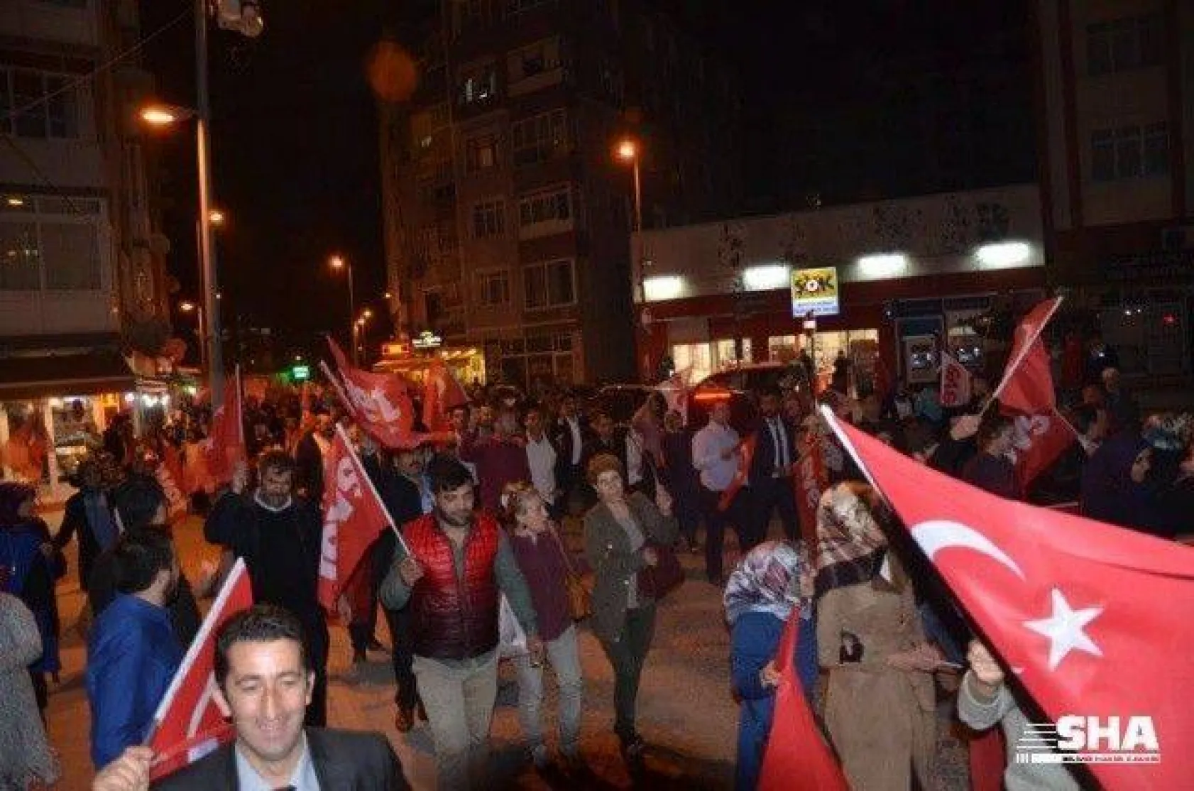 Silivri AK Parti'de Referandum kutlaması [Foto Galeri]