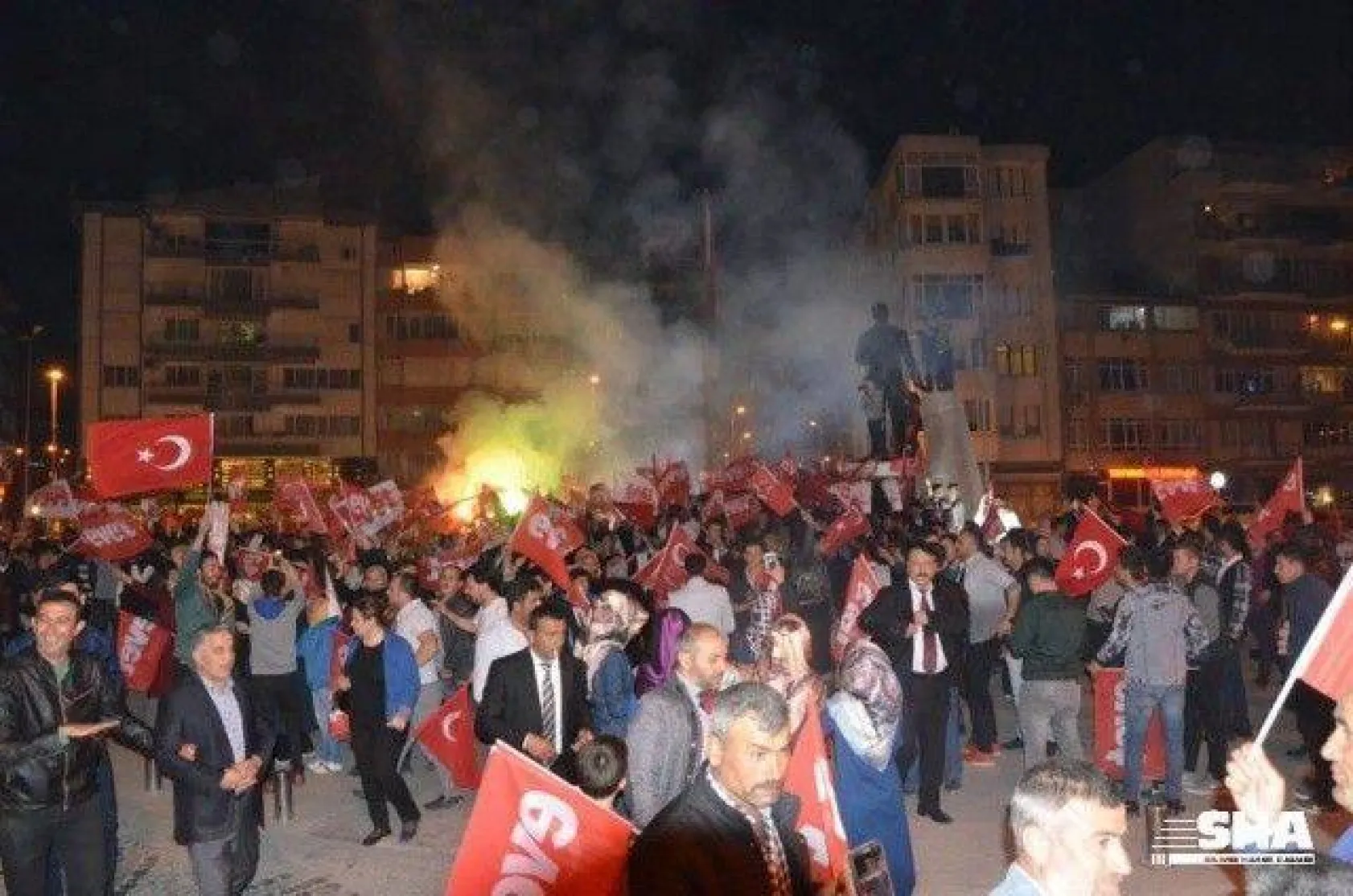 Silivri AK Parti'de Referandum kutlaması [Foto Galeri]