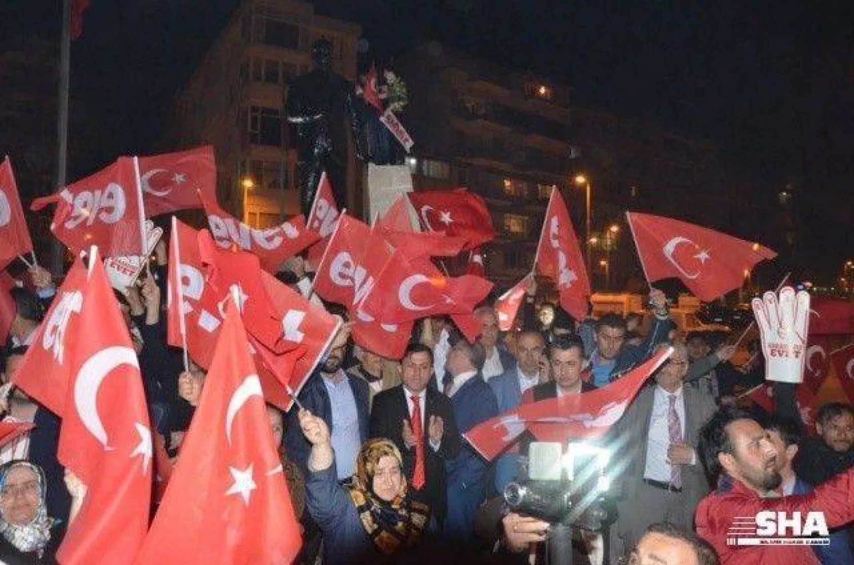 Silivri AK Parti'de Referandum kutlaması [Foto Galeri]