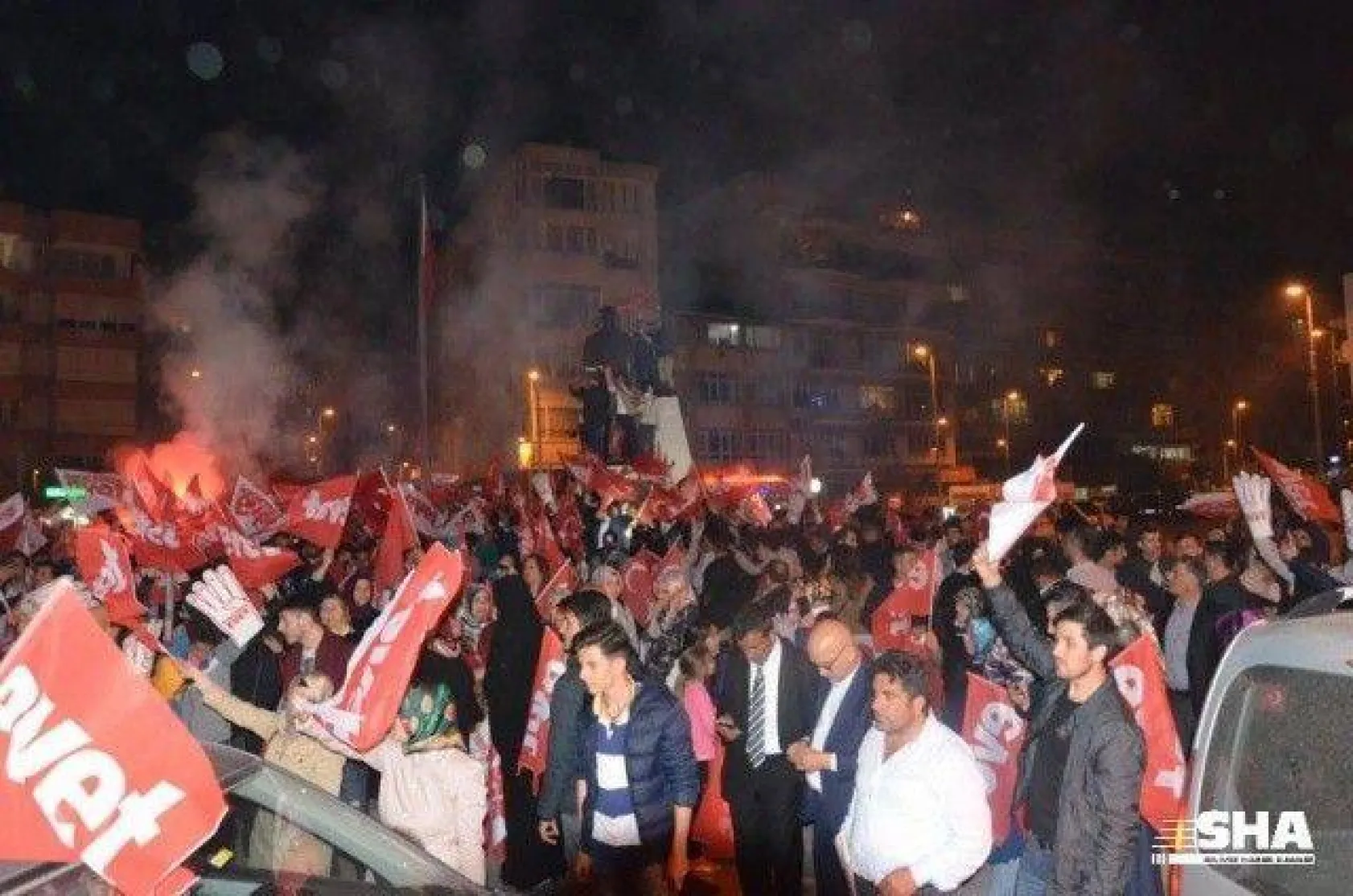 Silivri AK Parti'de Referandum kutlaması [Foto Galeri]